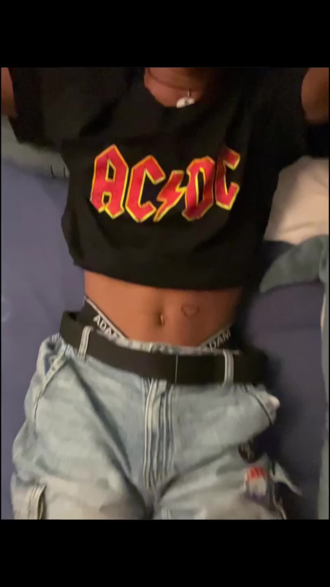 @Sharky_UwU9🇨🇭