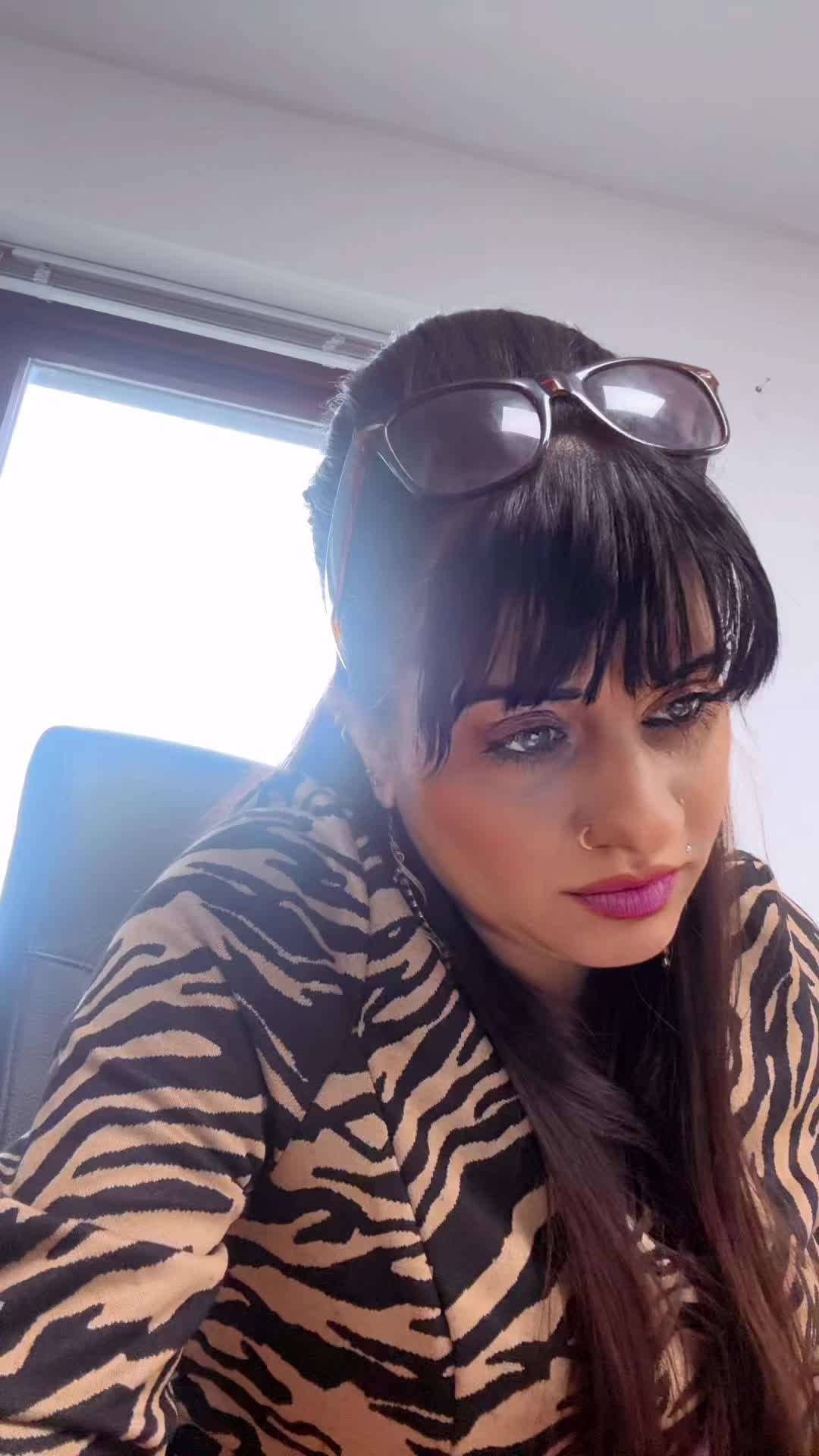 @ⁱᵐ͟͟͞͞☞🇬🇧𝕌𝕂 𝕊𝕙𝕖𝕣𝕟𝕚🐅