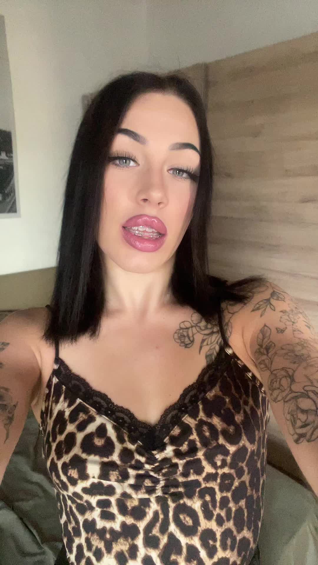 @tysia| ig; tvdmz