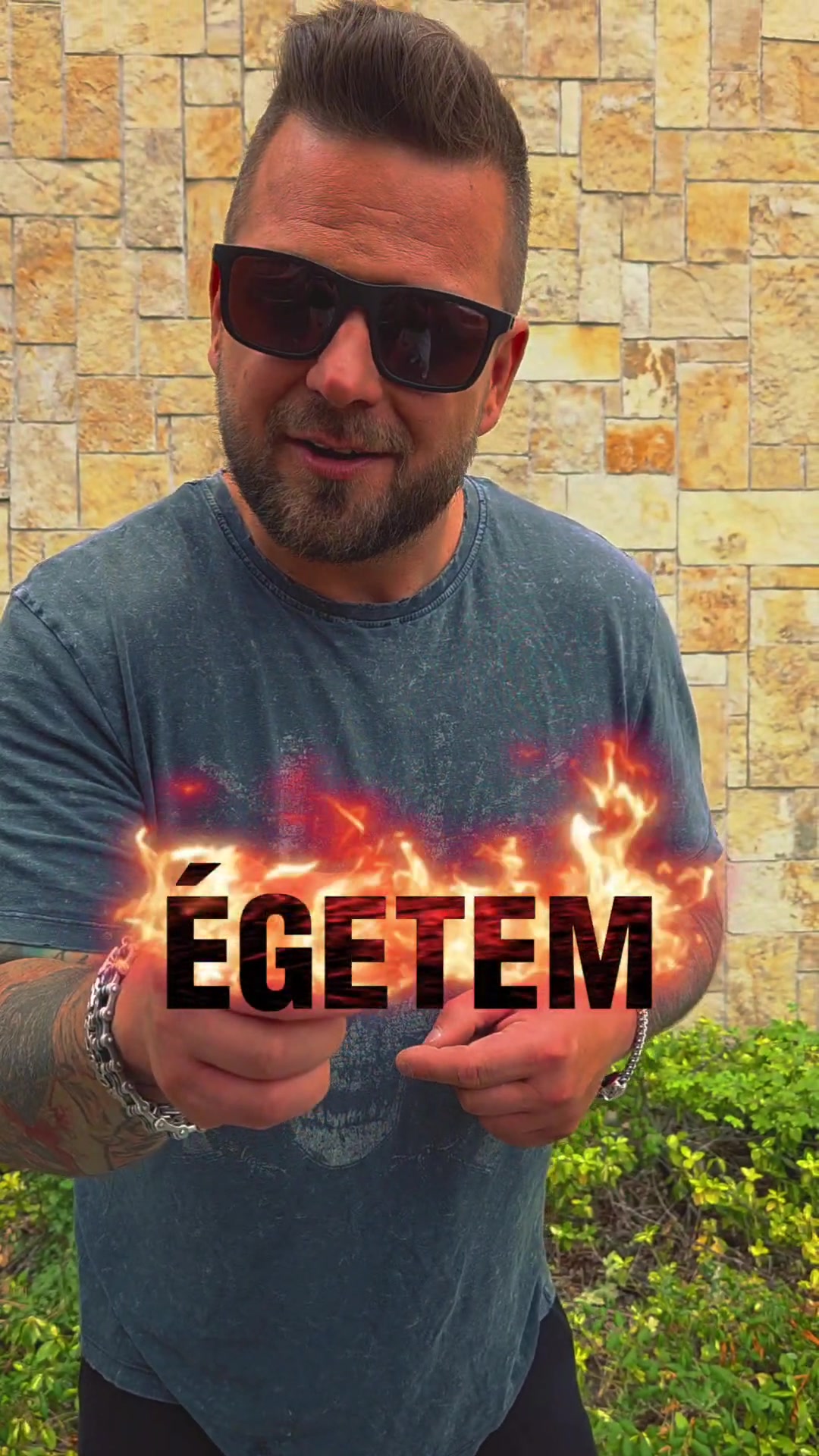 @Megaszt&aacute;r