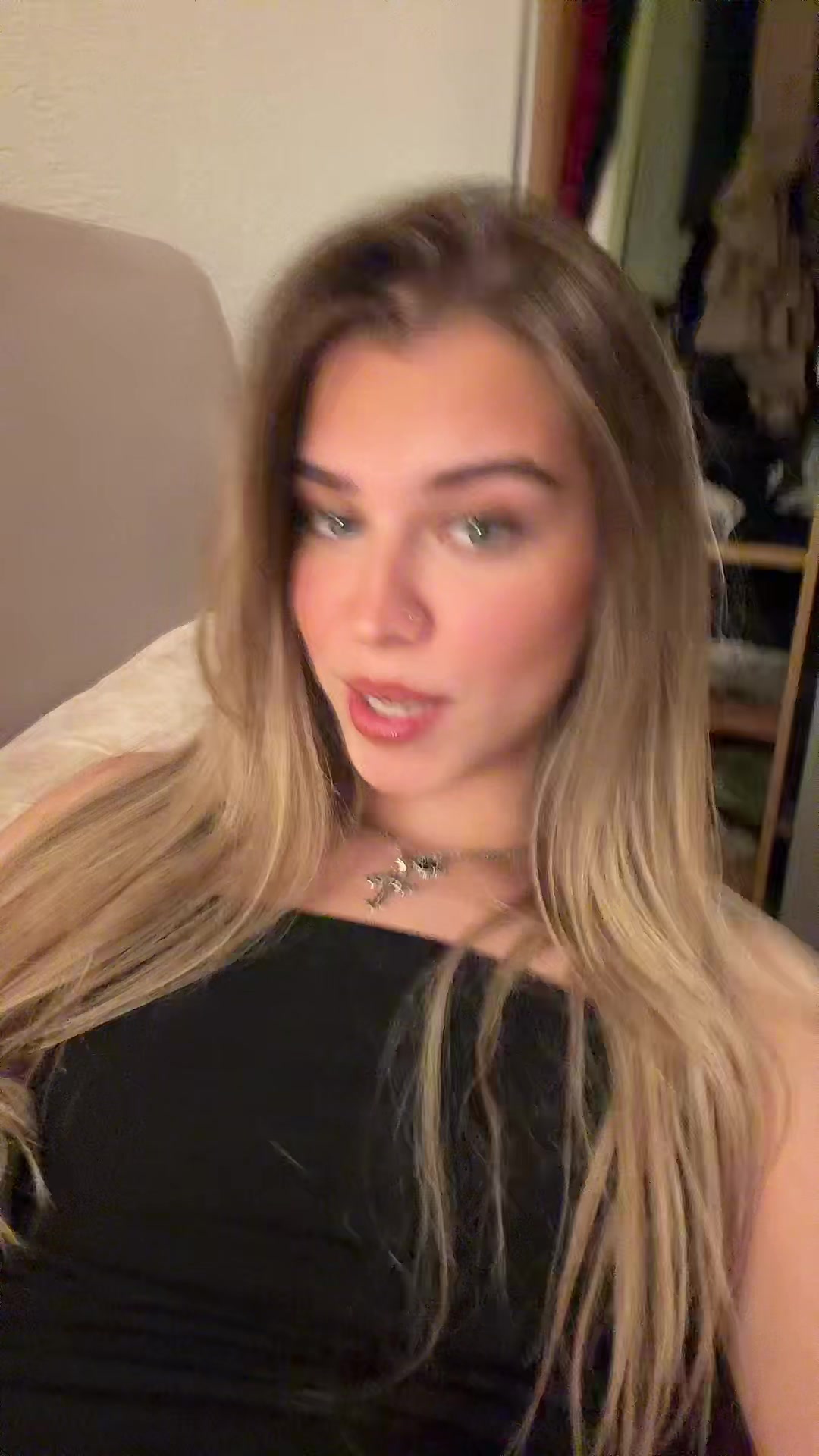 @⃟