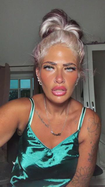 @Shannonpaige🍒🧿