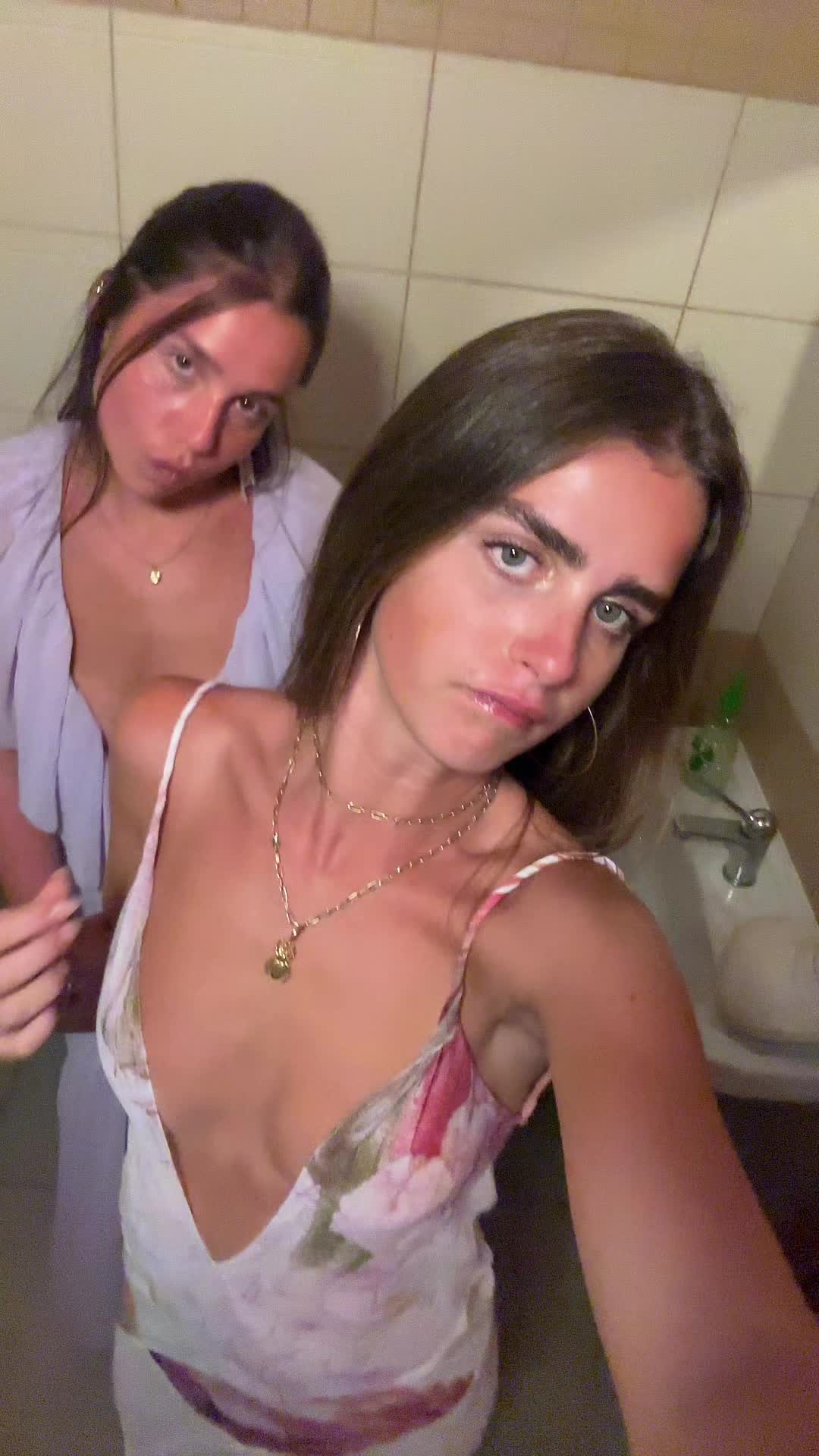 @domino