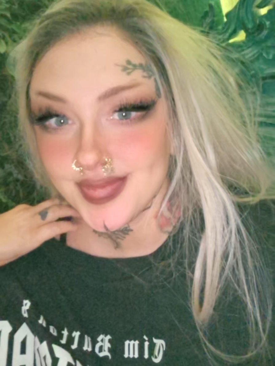 @𖤐🖤𝕶𝖆𝖙𝖎𝖊_𝖀𝖘𝖍𝖊𝖗🖤𖤐