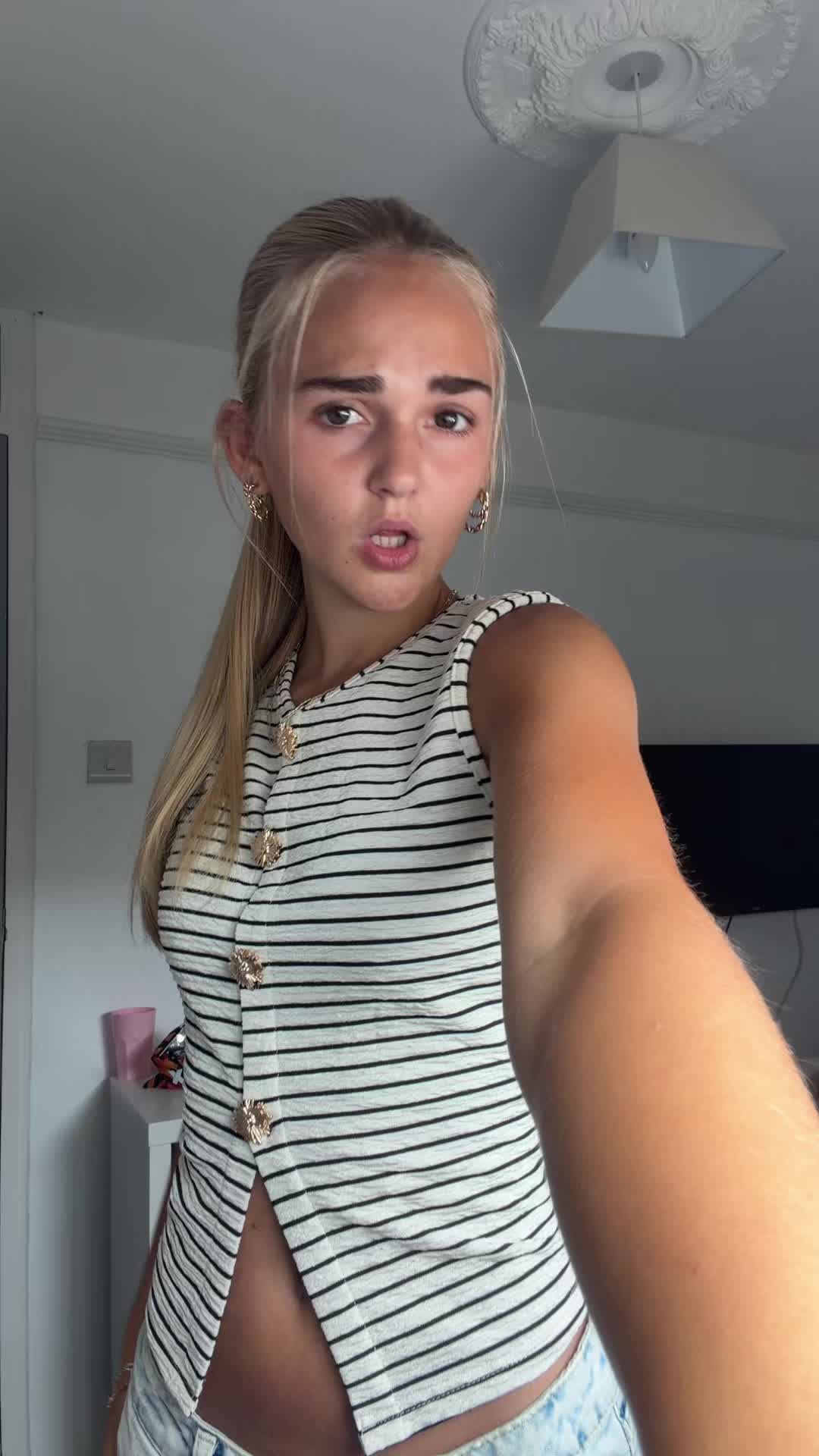 @itsskyyeeeee