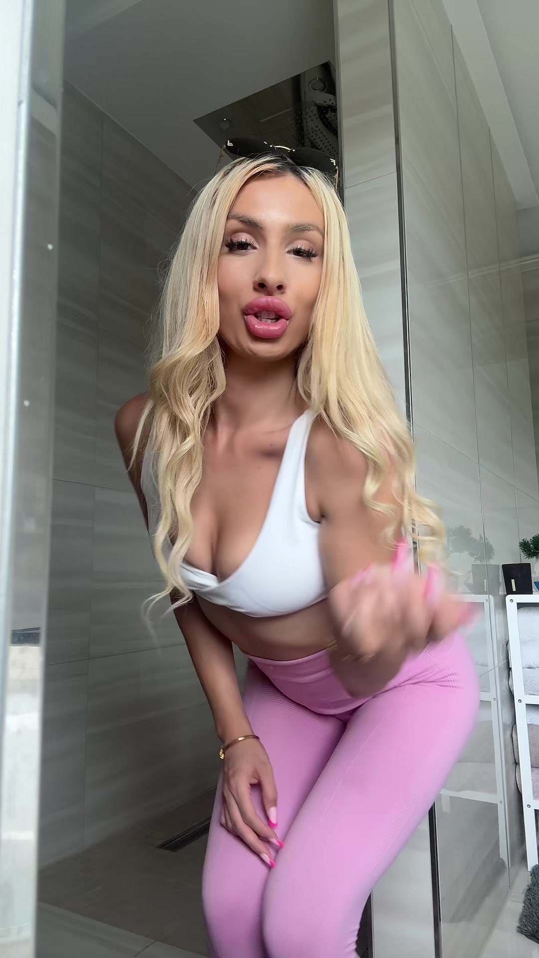 @Vazzzle