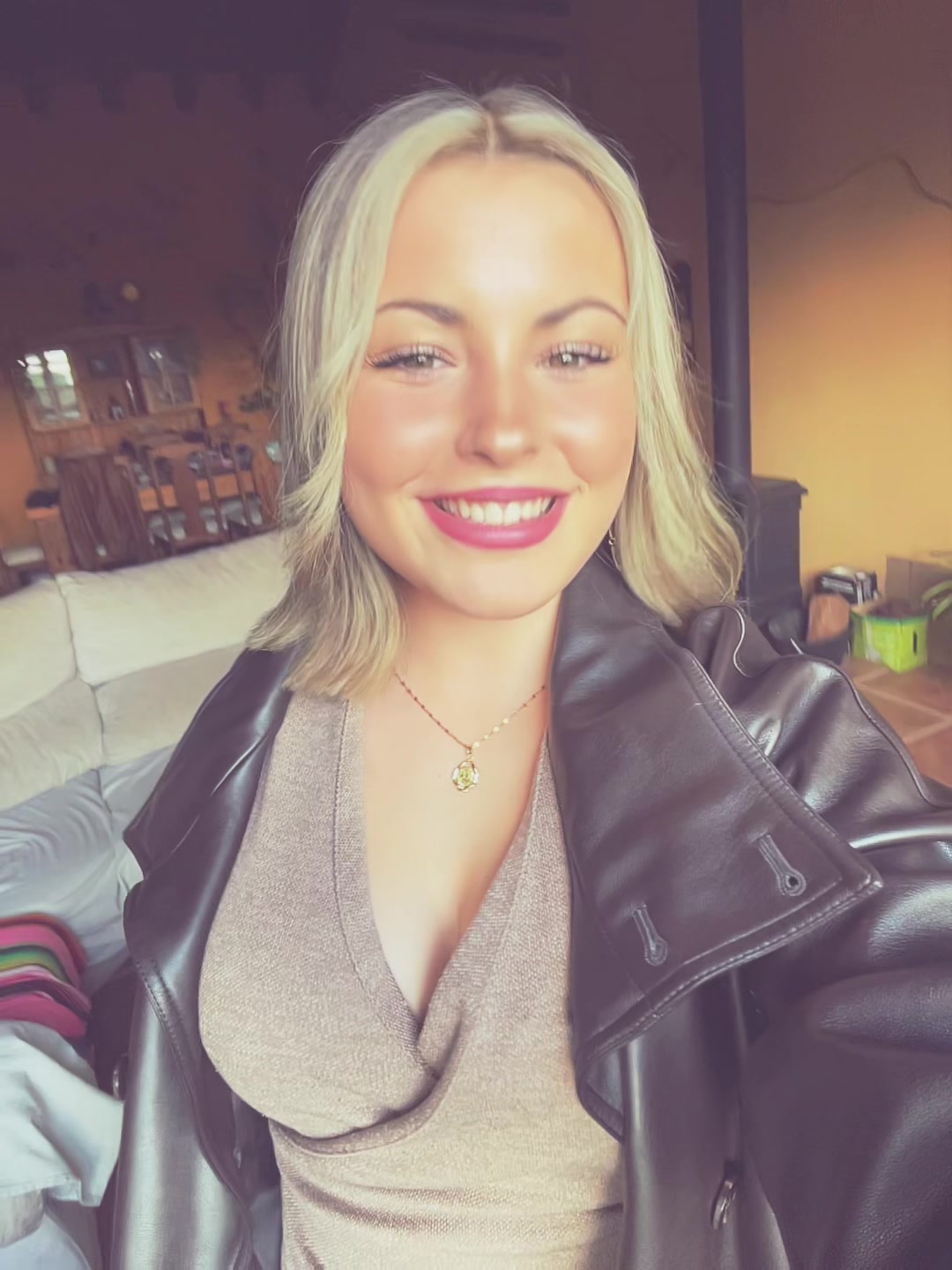 @👸🏼