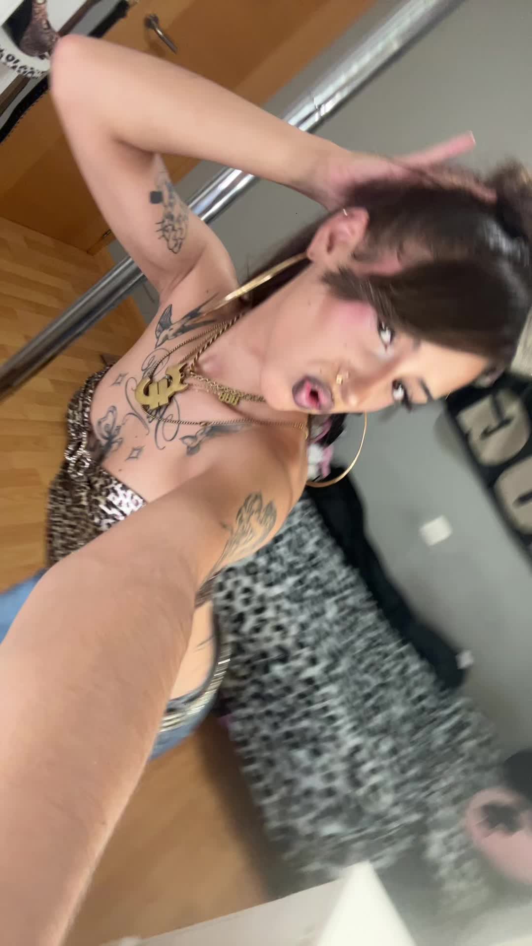 @Lahoeee