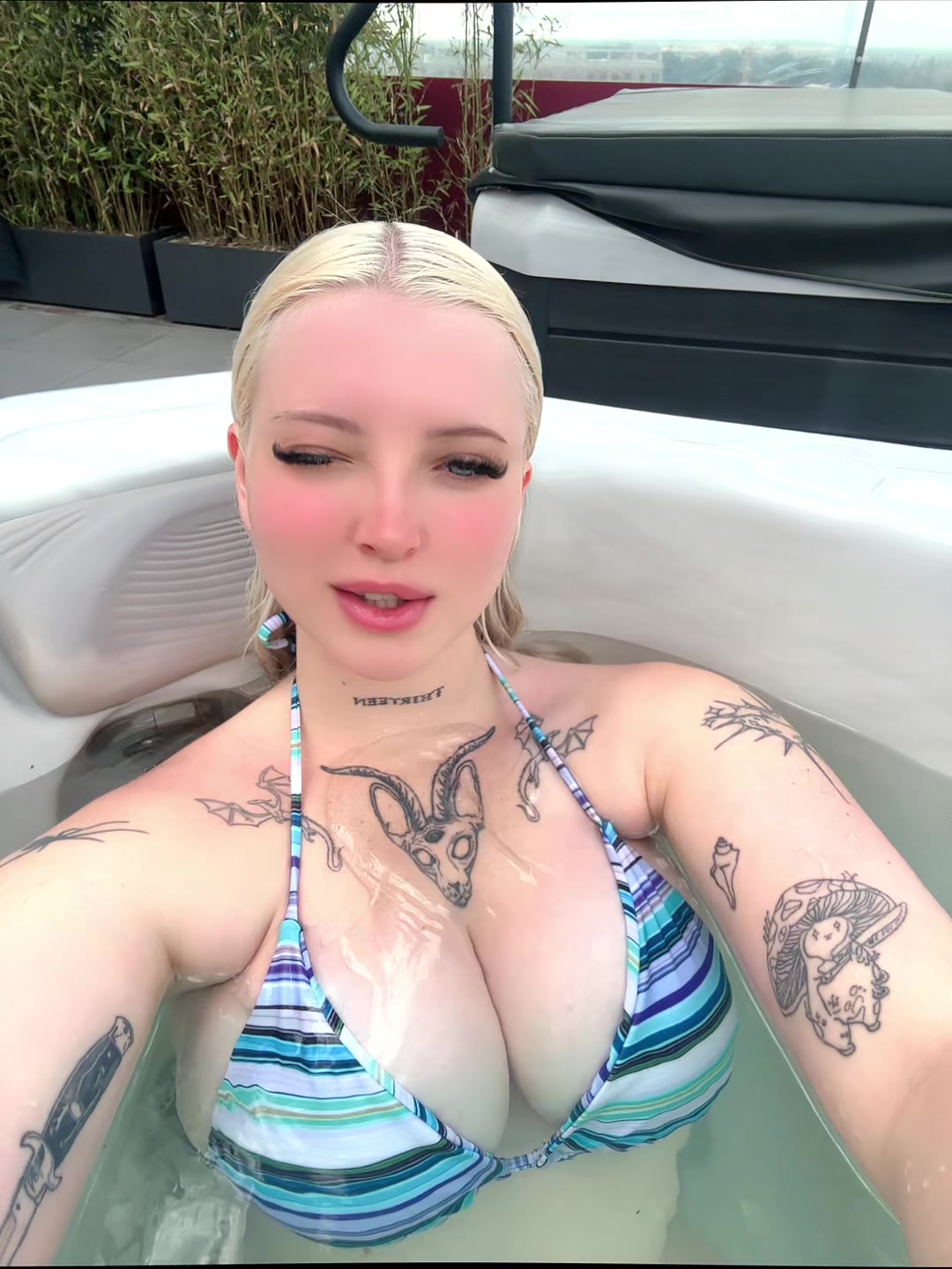 @Vikkzy