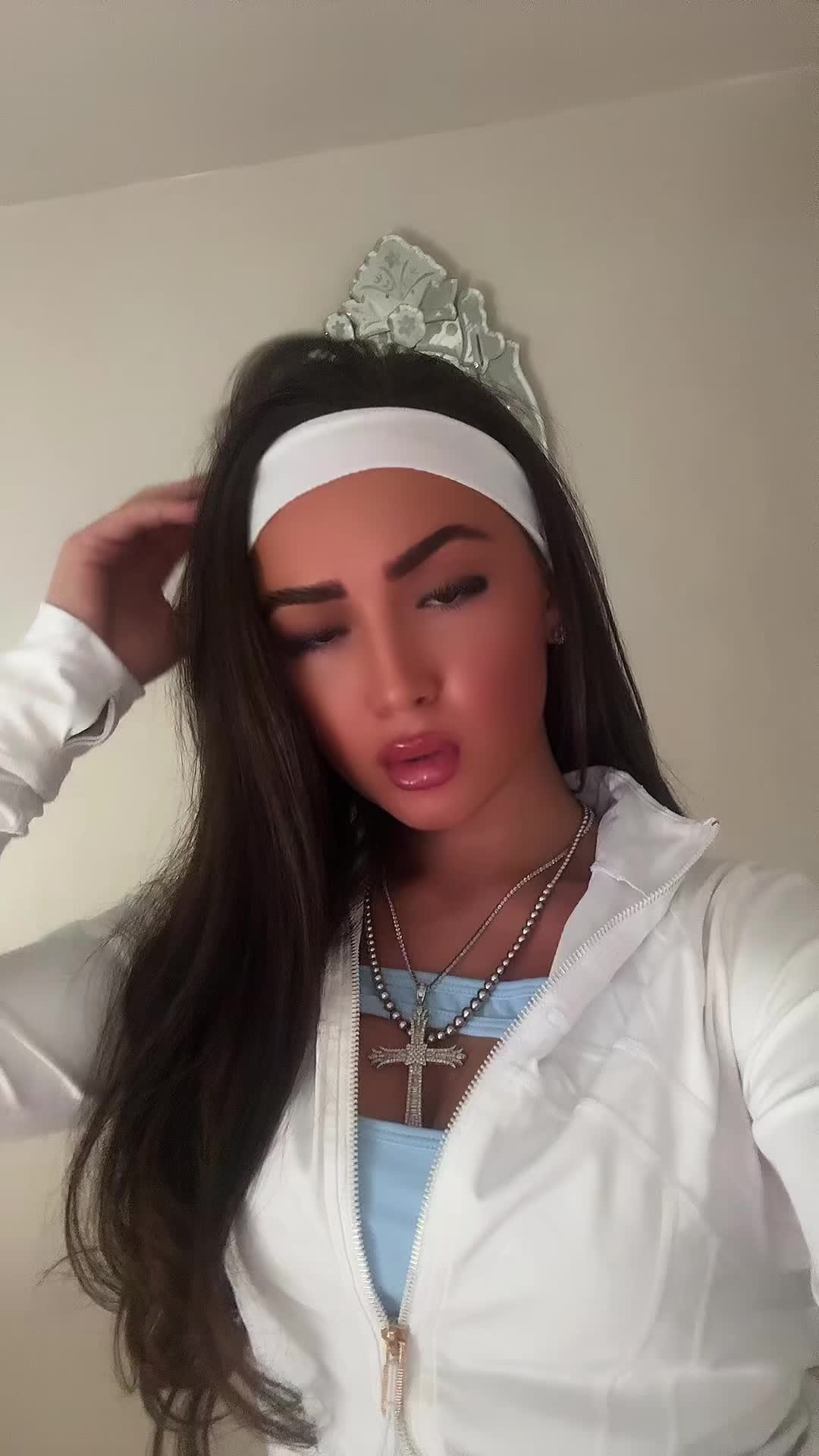 @👸🏽
