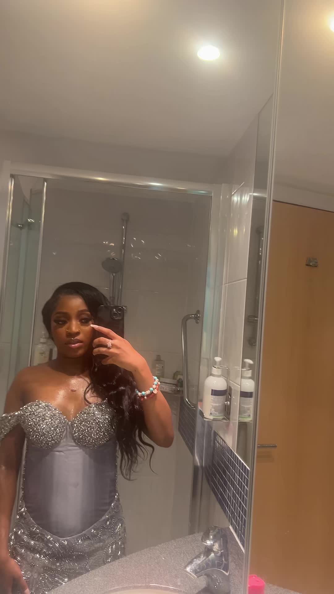 @Eleoraaaa