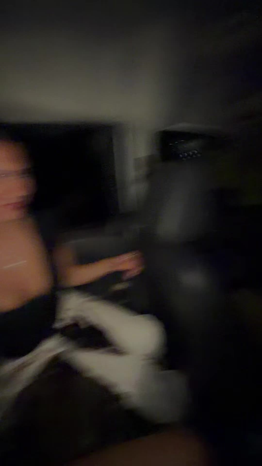 @izzyclaire