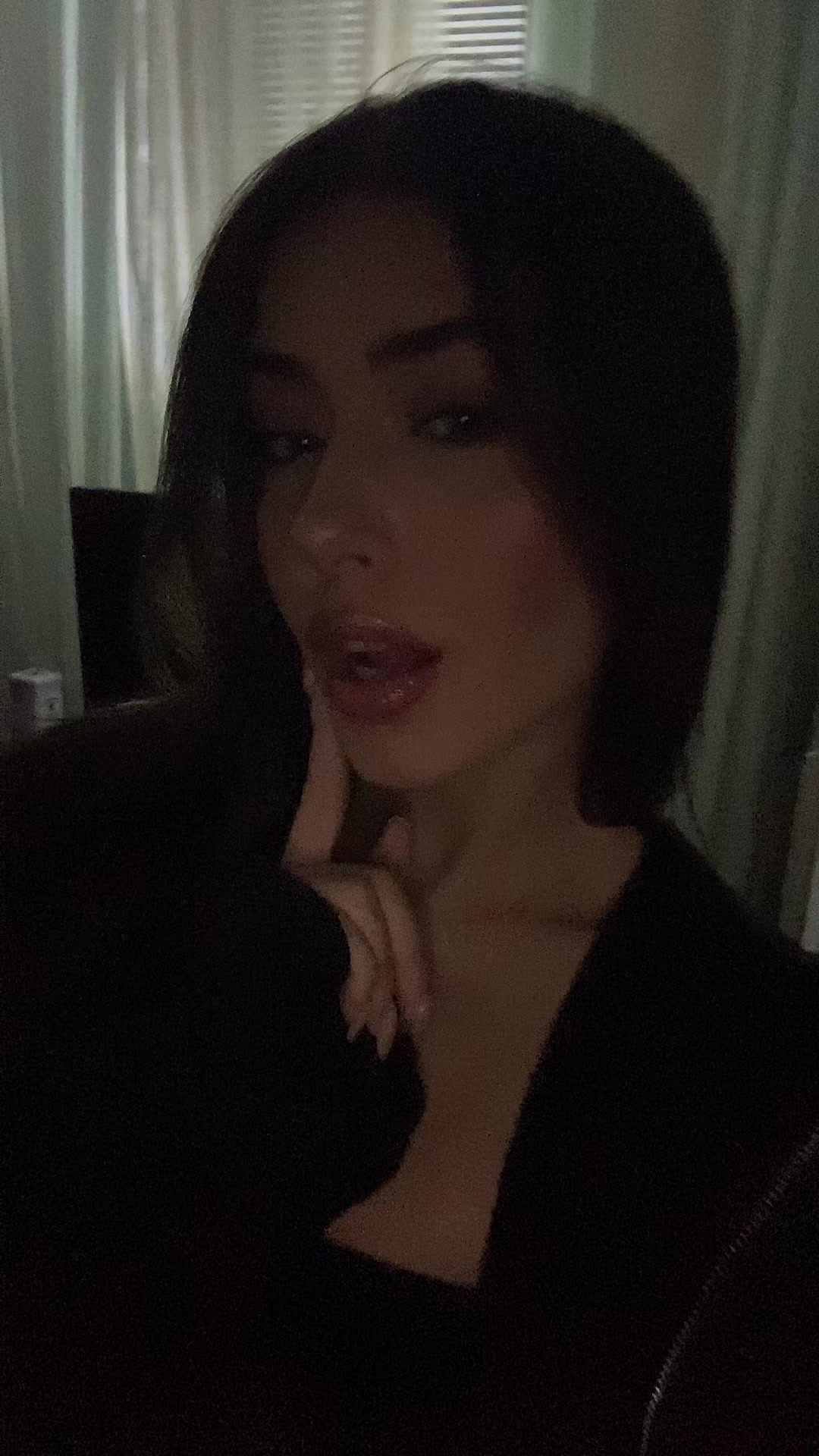 @👤