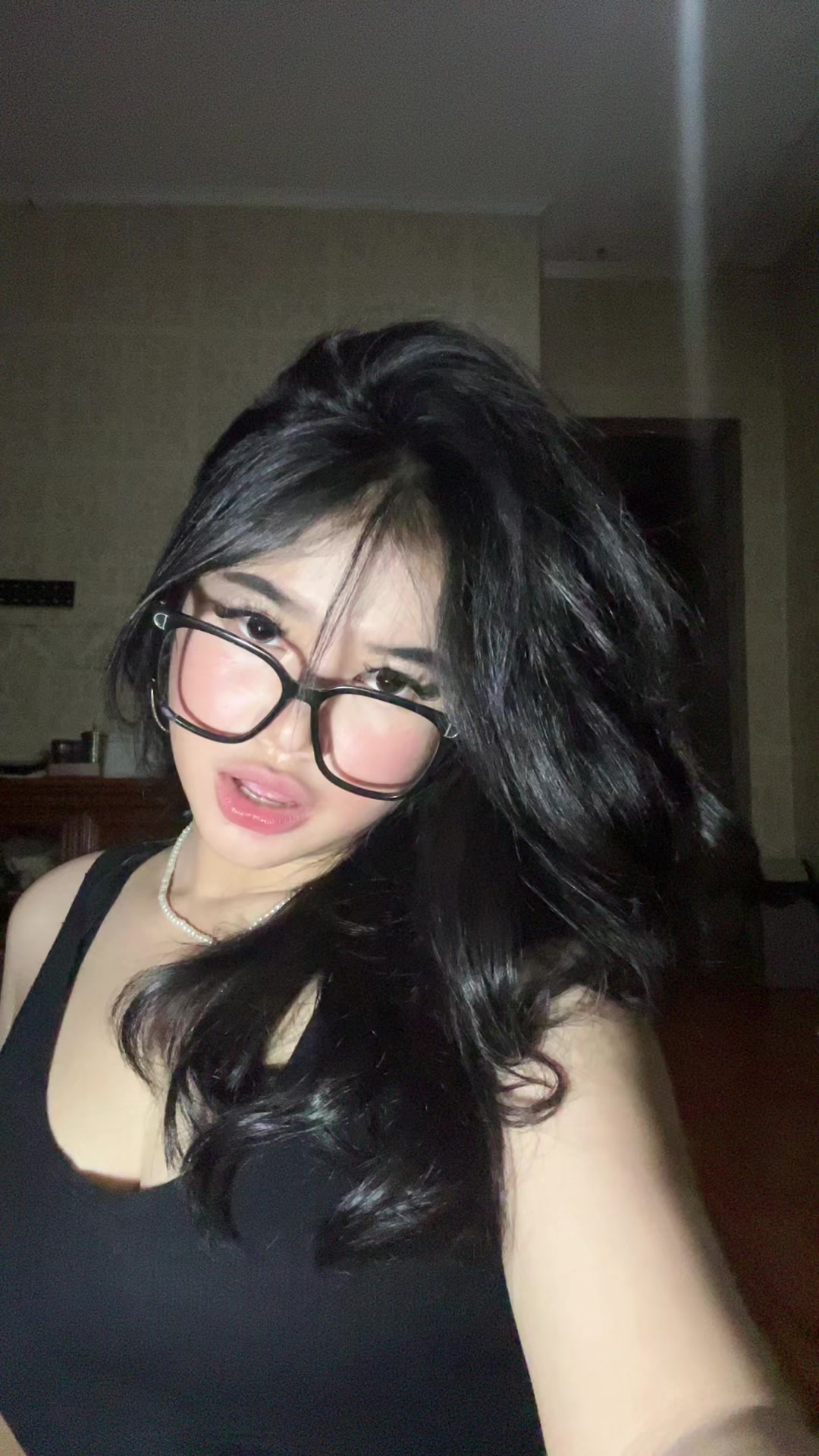 @salila gomez