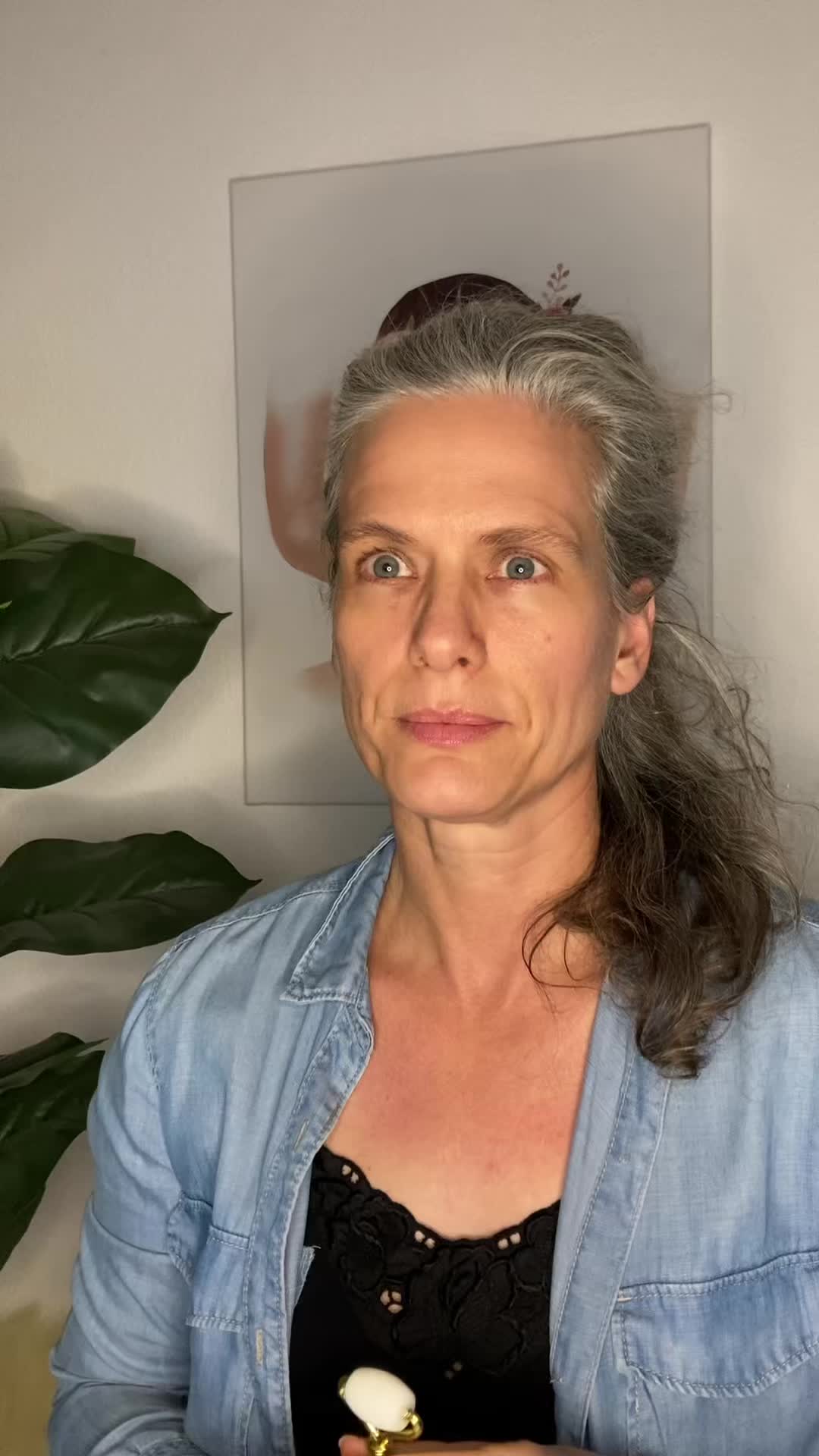 @ninaschennach_faceyoga