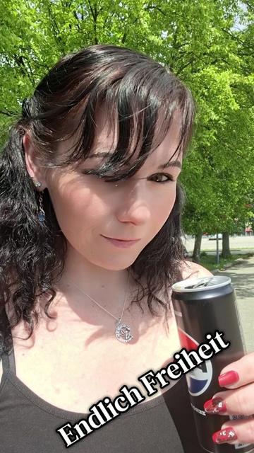 @Juliafee