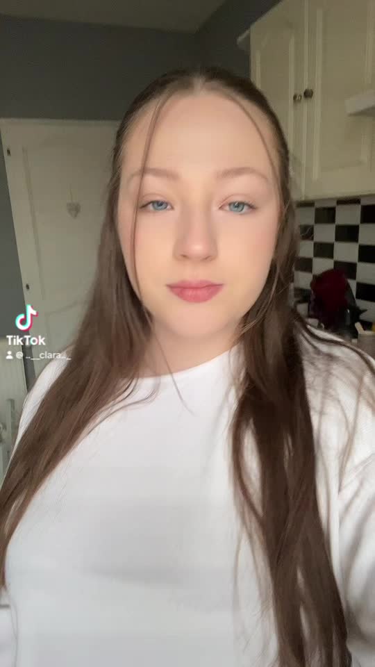 @𝐂𝐥𝐚𝐫𝐚 ✞