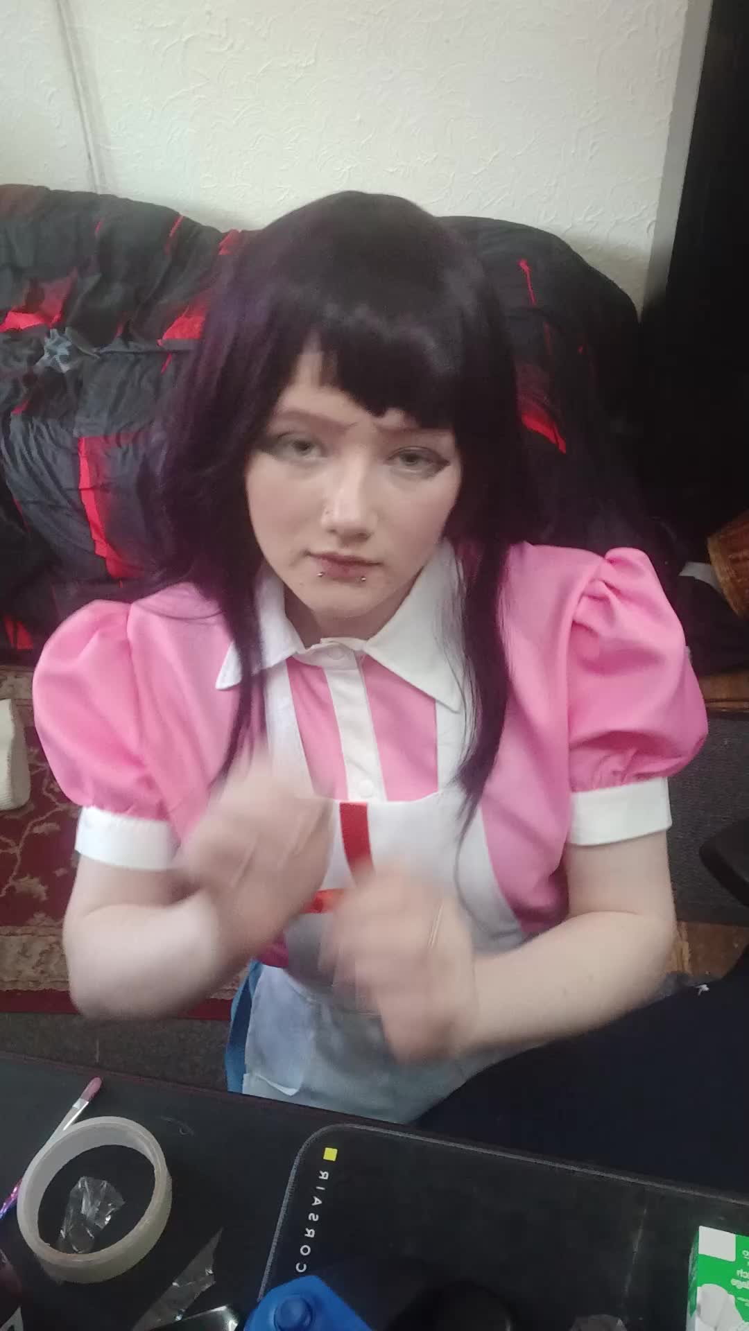 @gaptoothed_cozplayer>:3