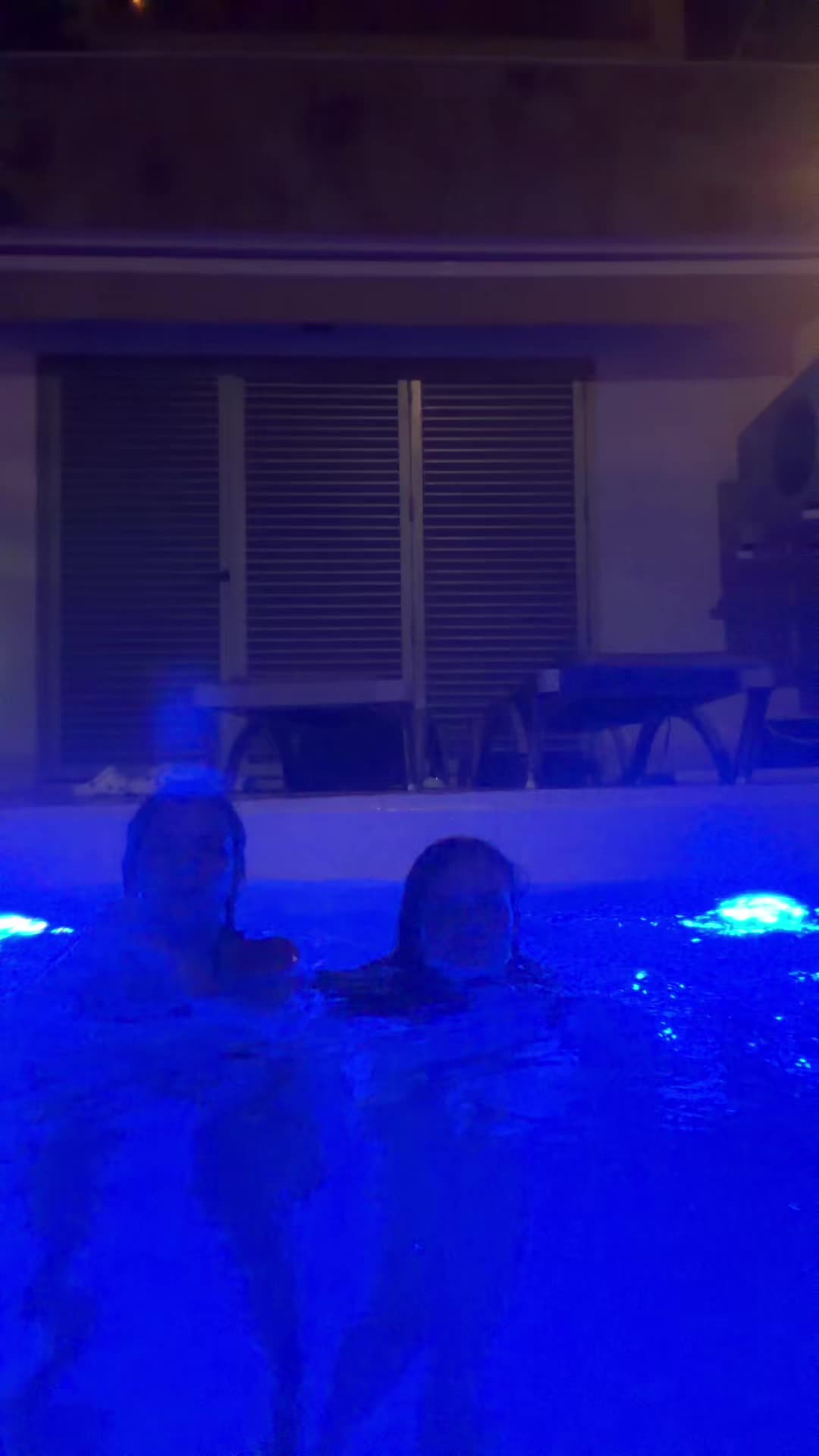 @serenandolivia
