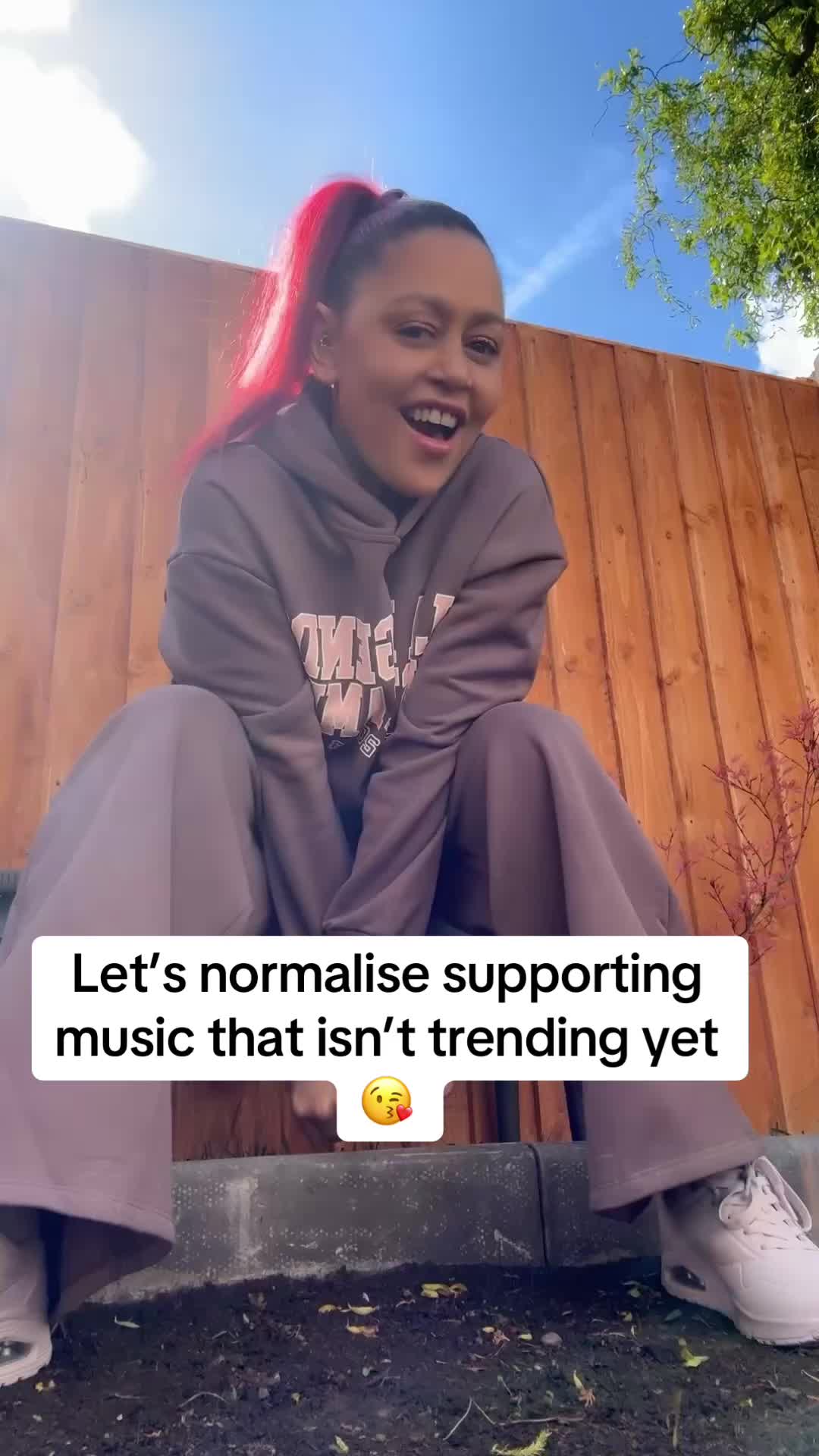 @🦋ᗪEEᔕGᖇOᗯTᕼ🦋SingerSongwriter
