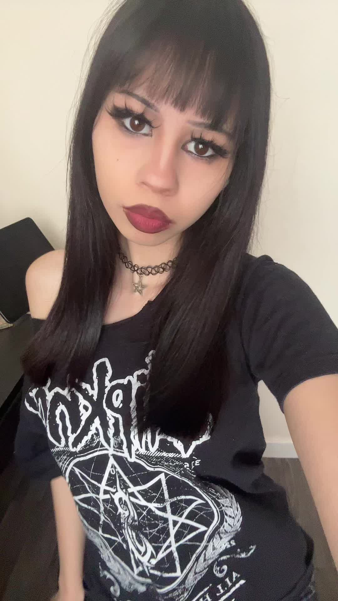 @𝔇𝔞𝔫𝔦𝔢𝔩𝔩𝔞 🧛🏻&zwj;♀️🦇