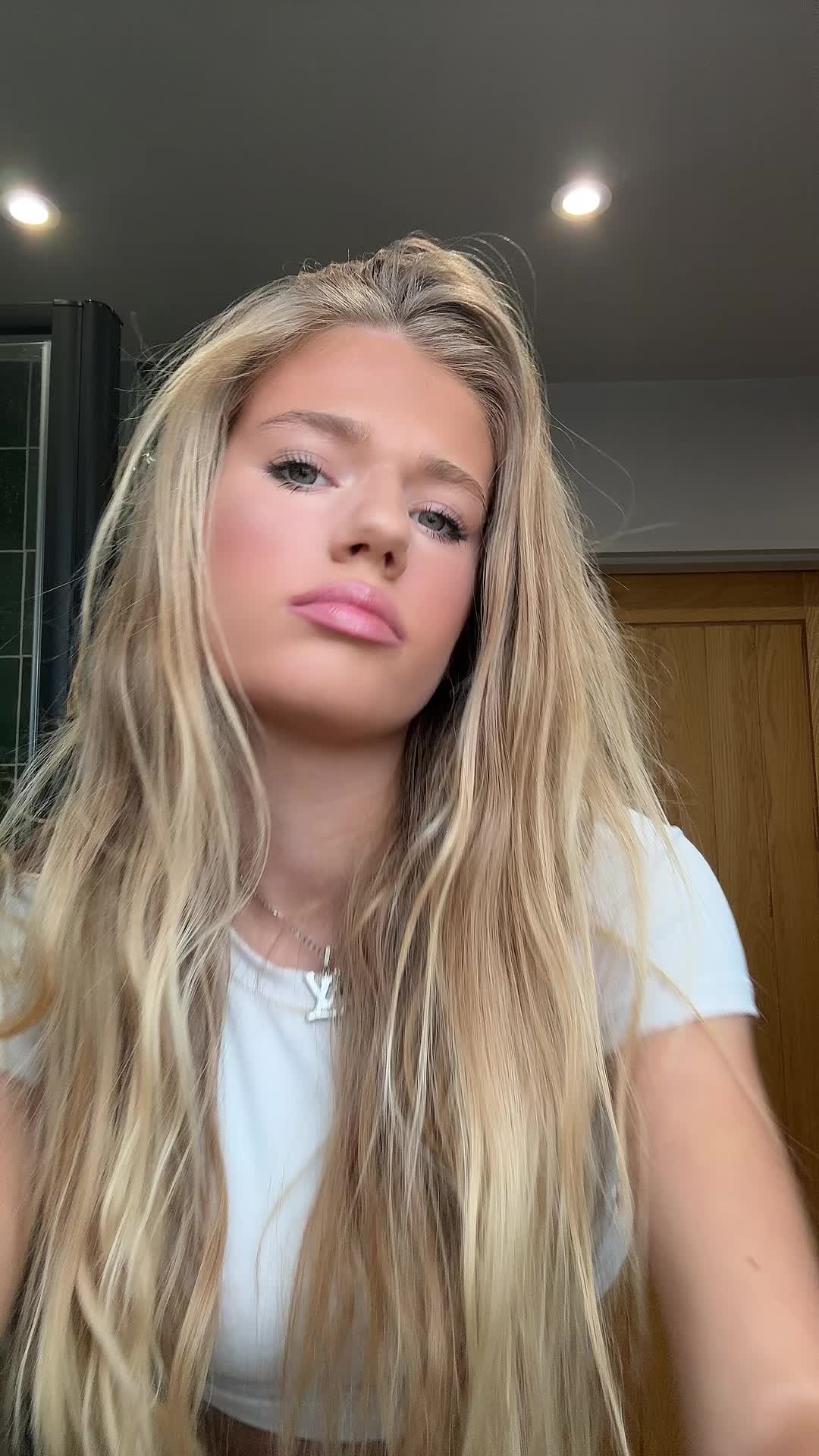 @😈