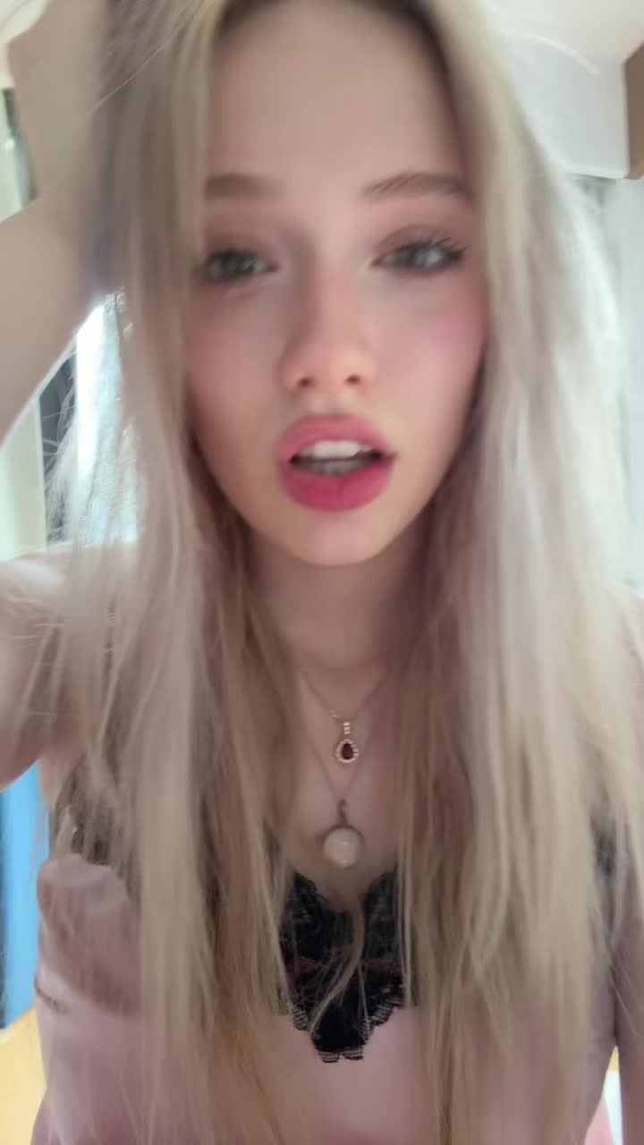 @MarisaLeona_
