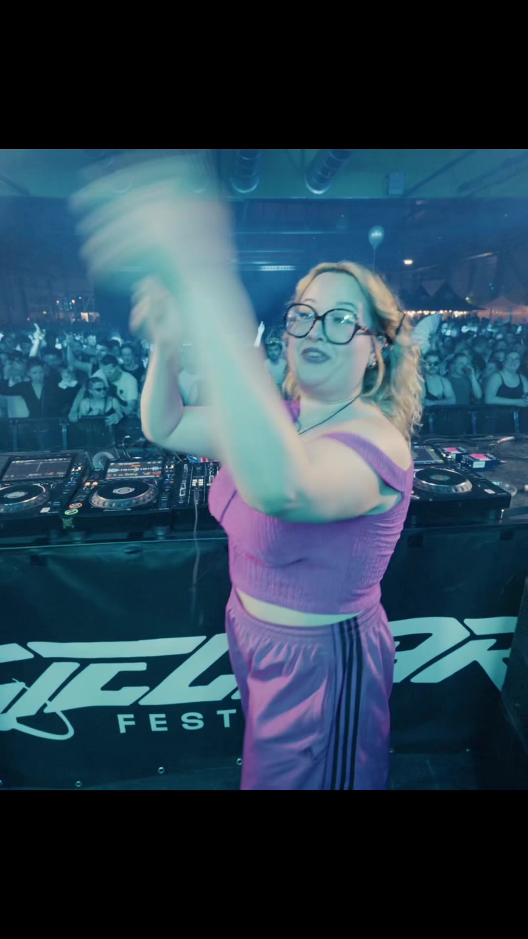 @DJ SCHNAKE 🐍🍑