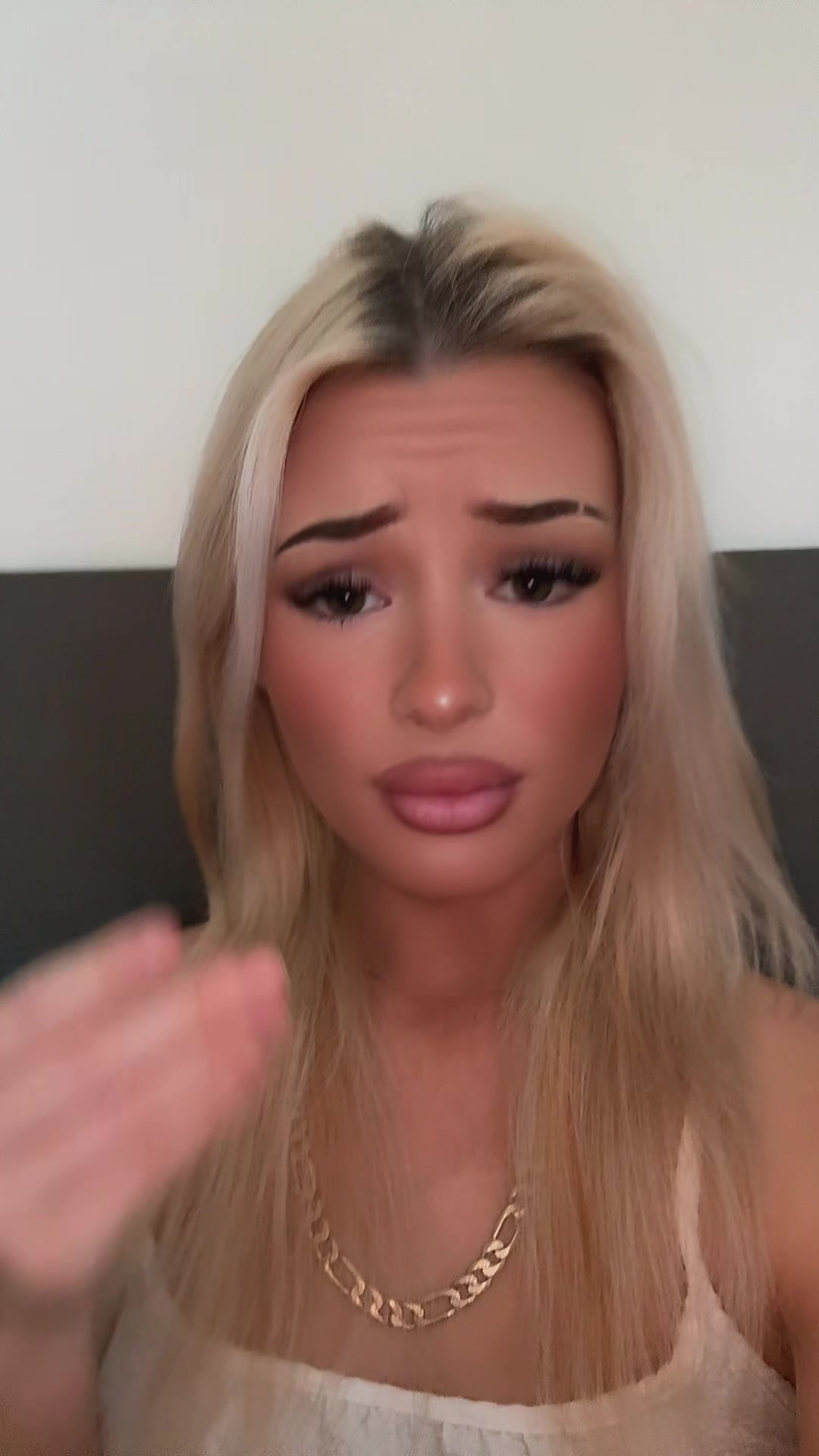 @Elliequigley
