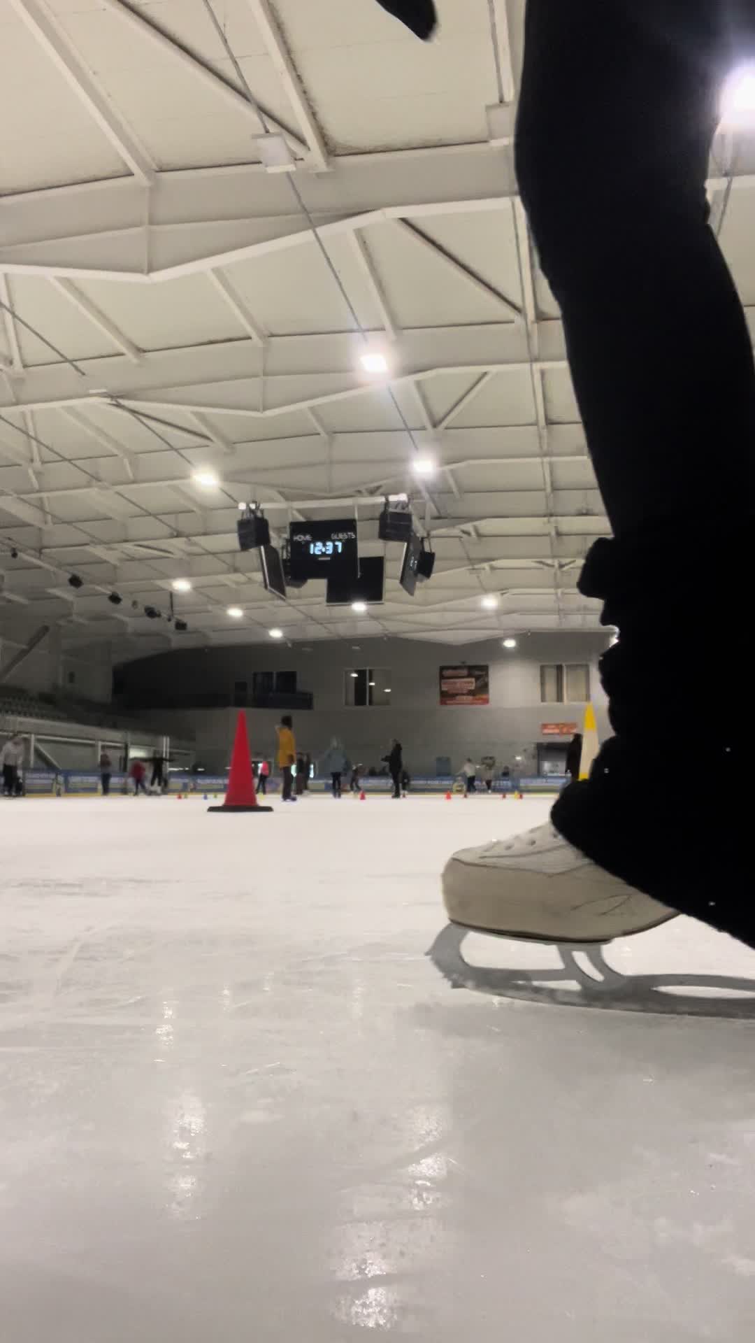 @Lucy ⛸️🤍