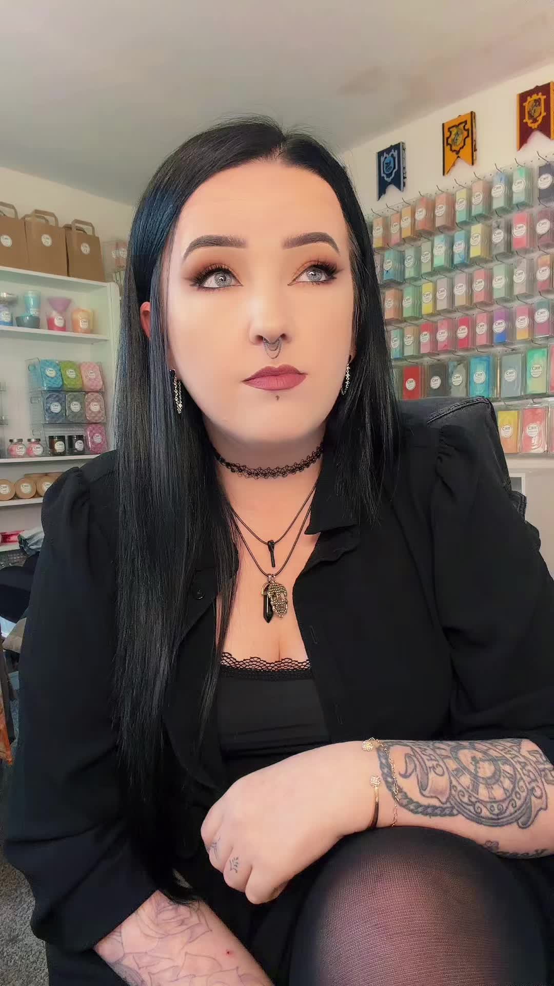@Kelly_Marie_Melville