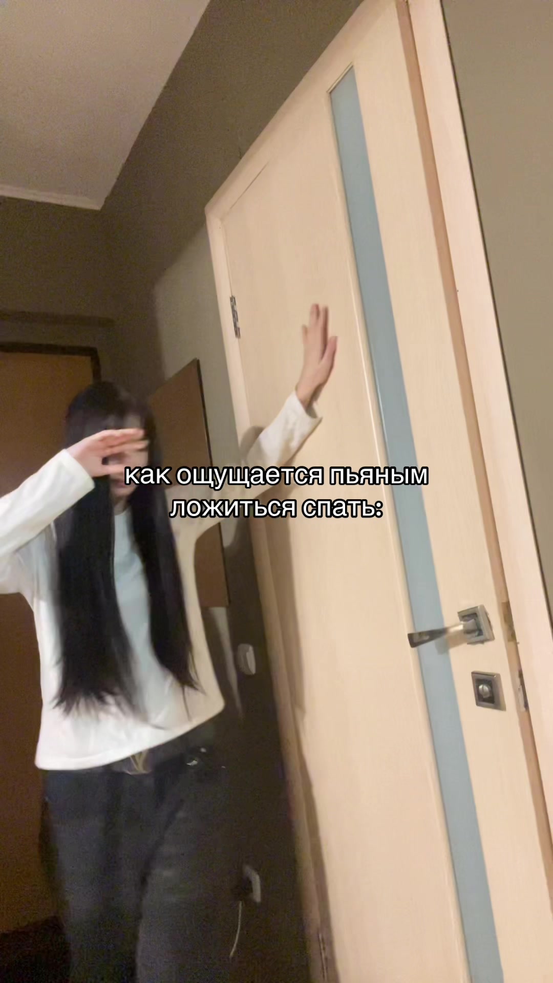 @///