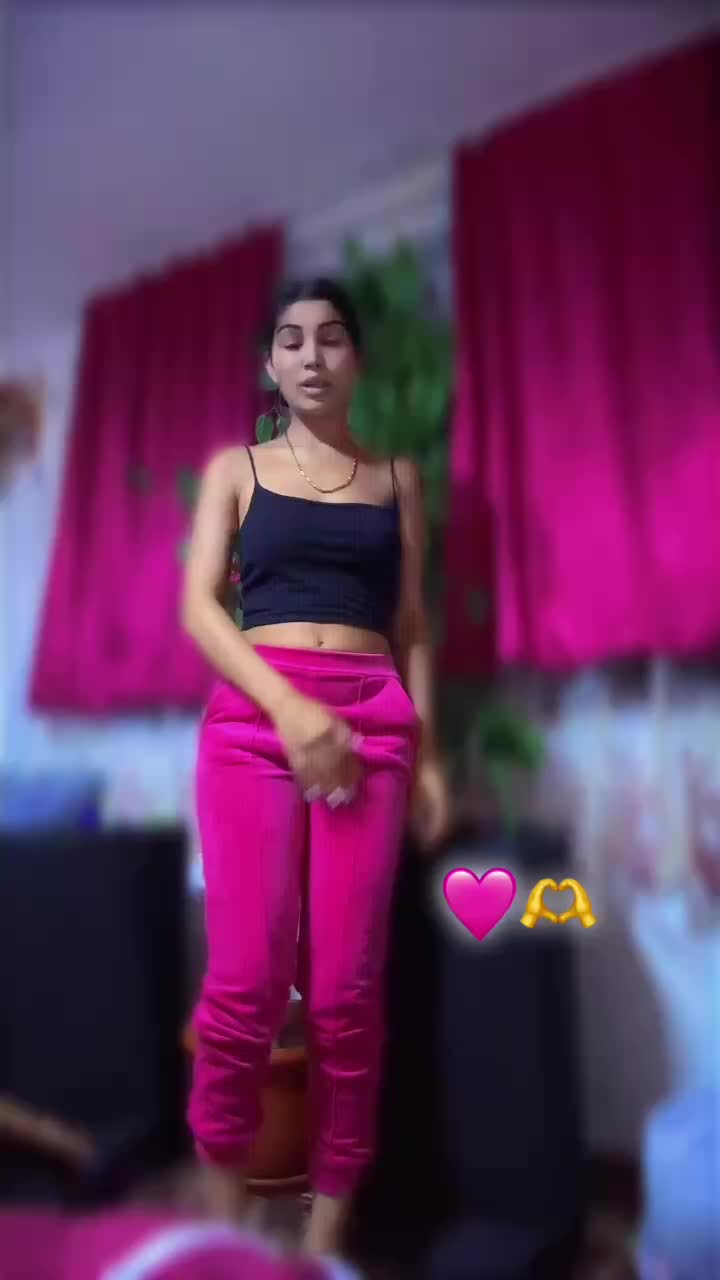 @🐝