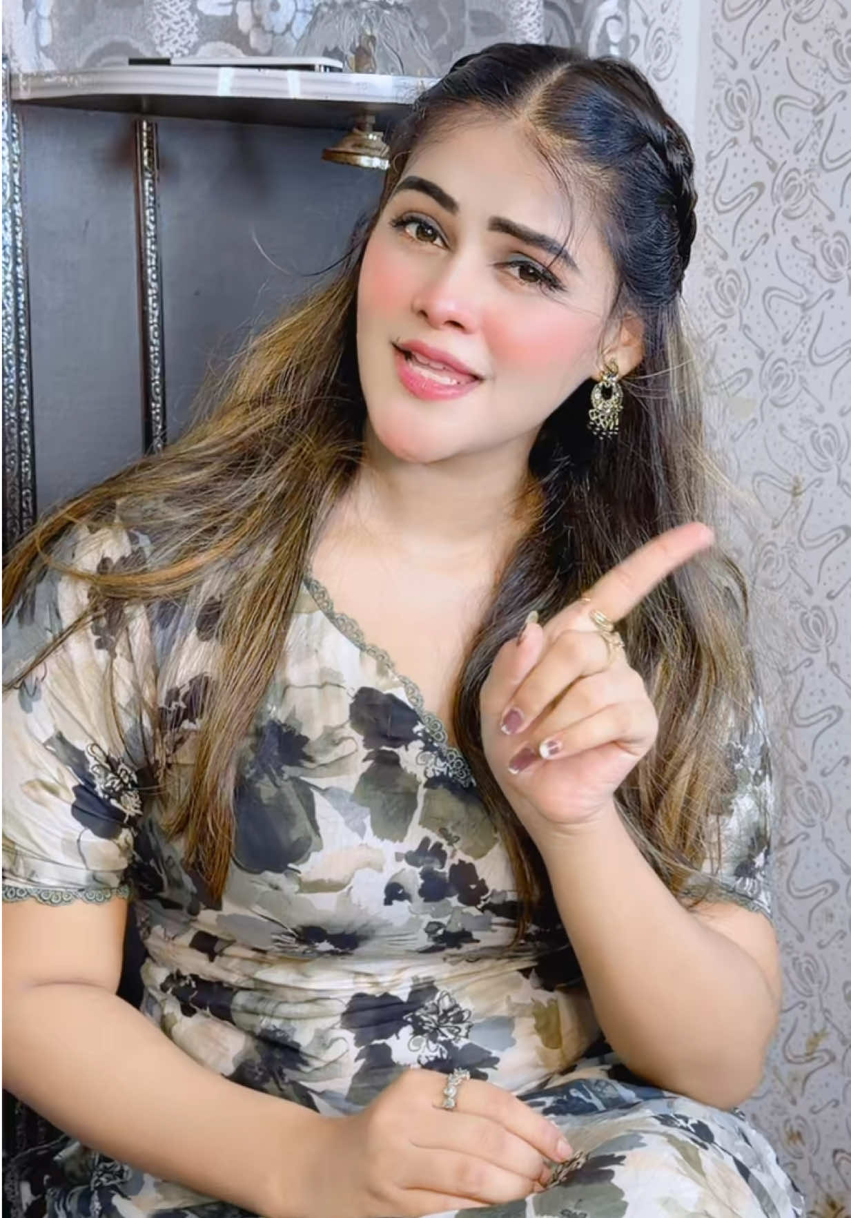 @Miss Safeera Khan 💝