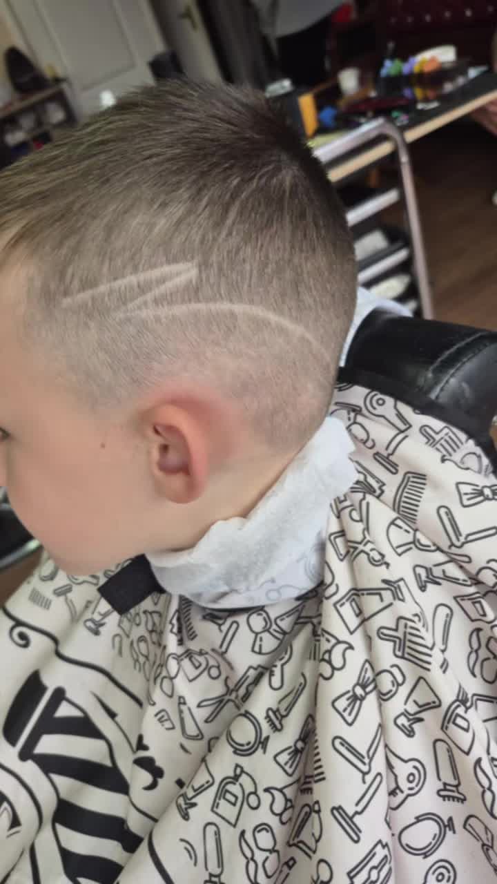 @Ez.style barber