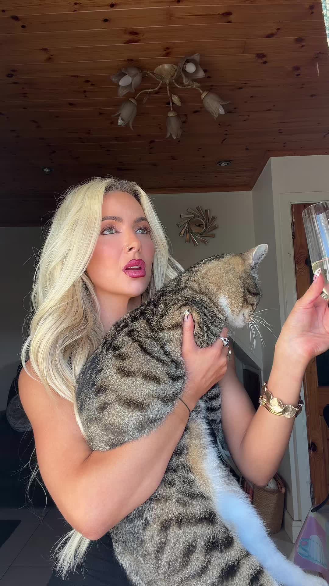 @themelissaclarke