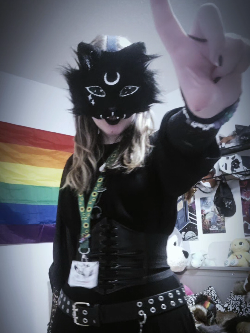 @🦈╶⃝⃤🍉 🅁iver/🄺yle🏳️&zwj;🌈☭