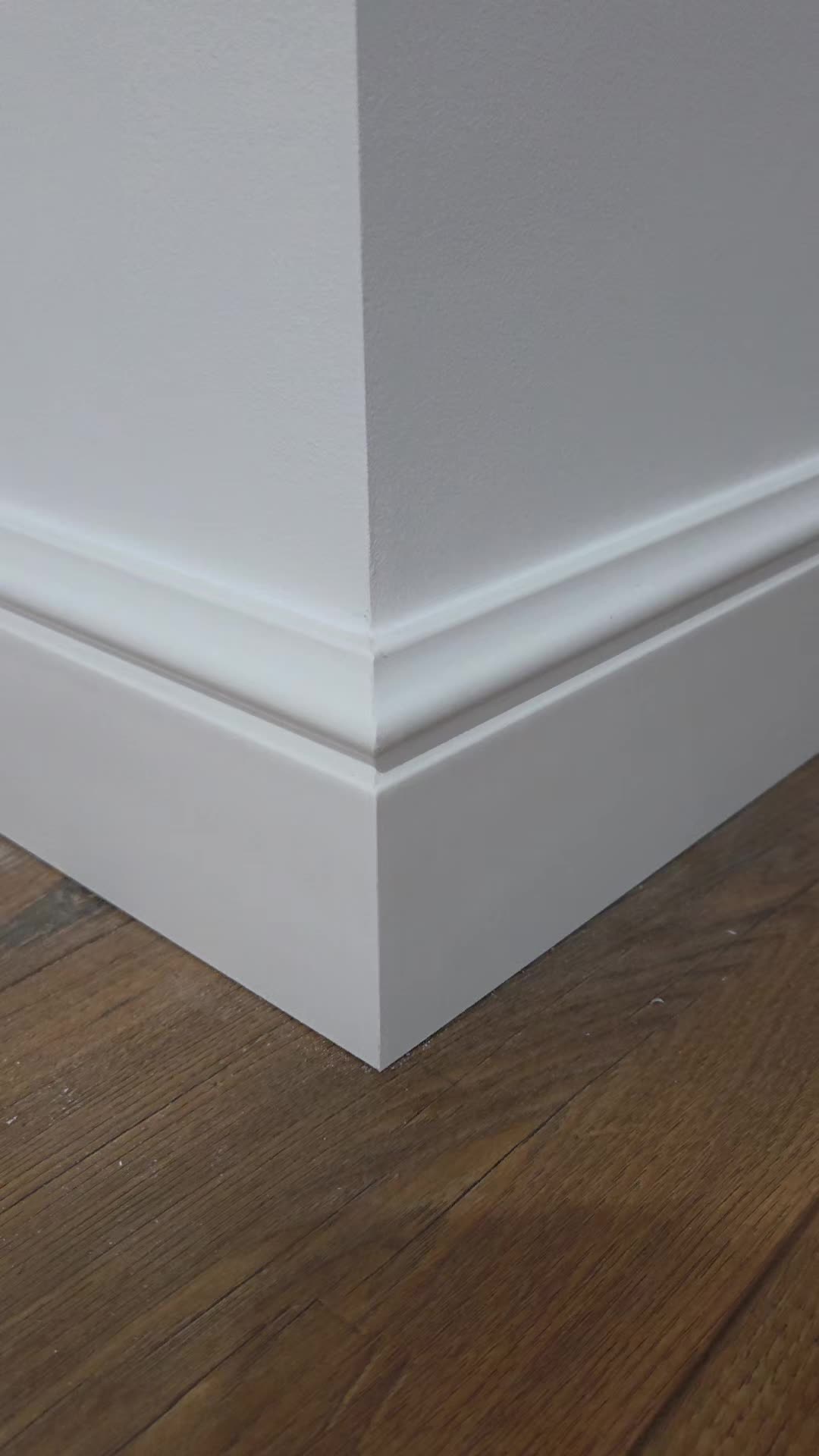 @Mesterul profilelor decorative