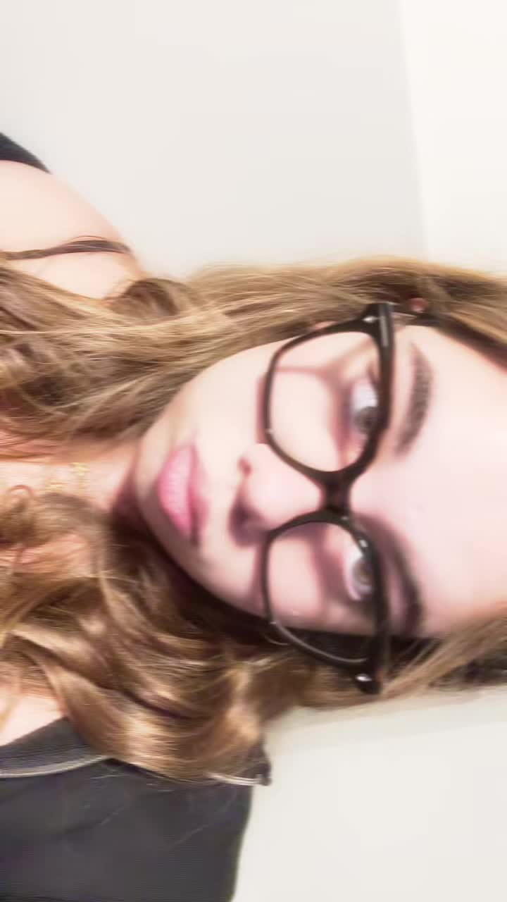 @isa <33