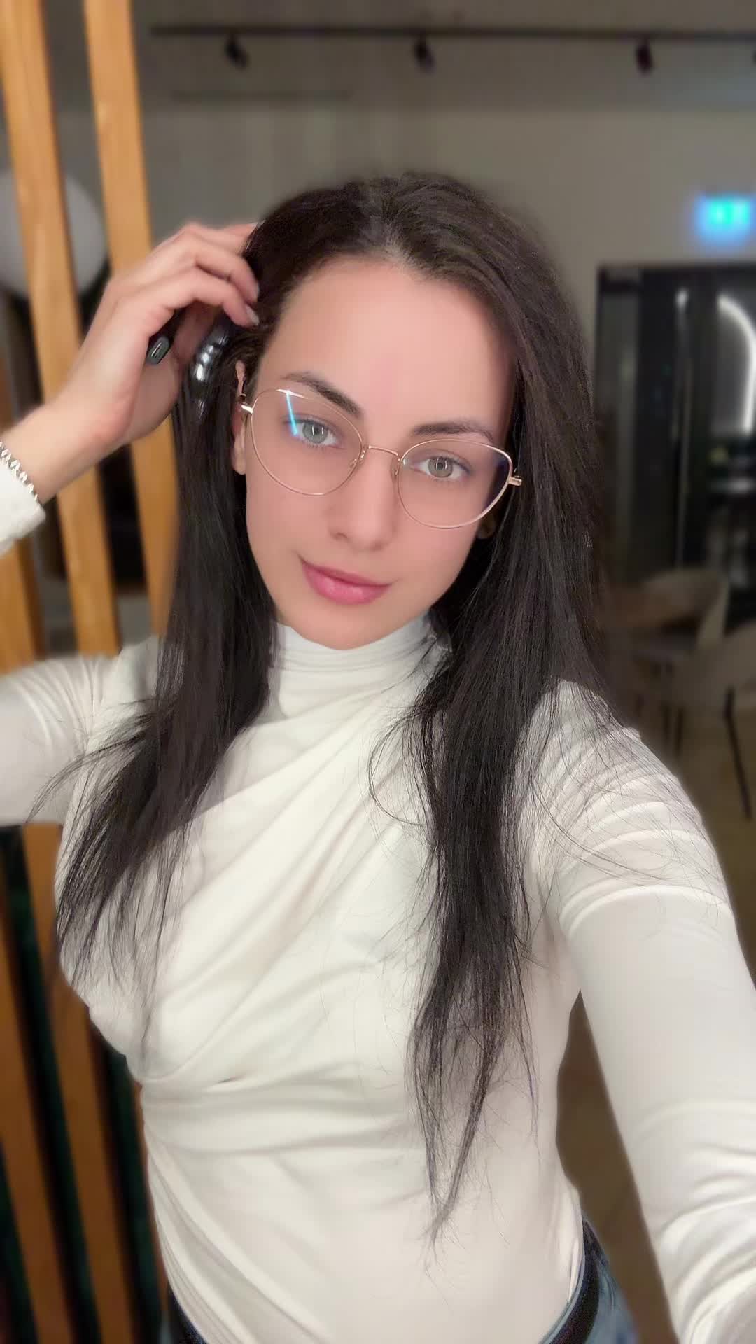@Creațaa💙👩🏽🦱