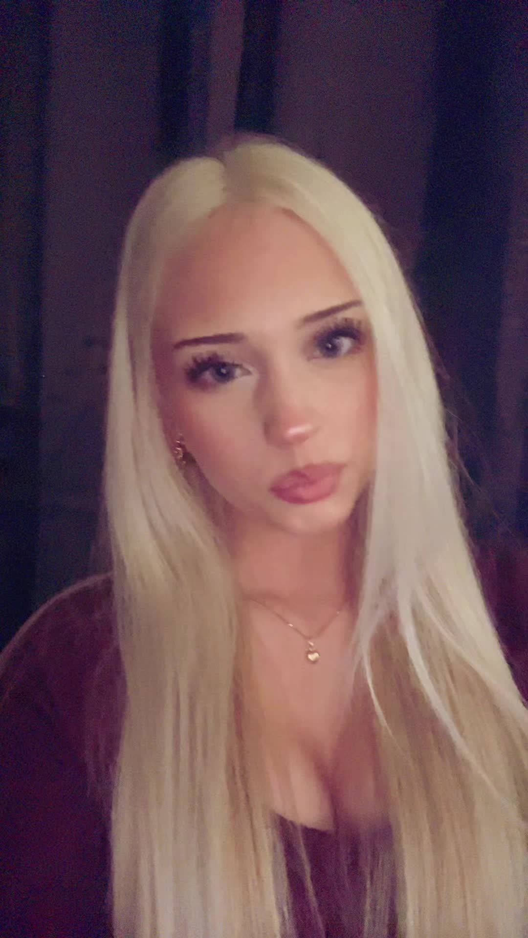 @⃟