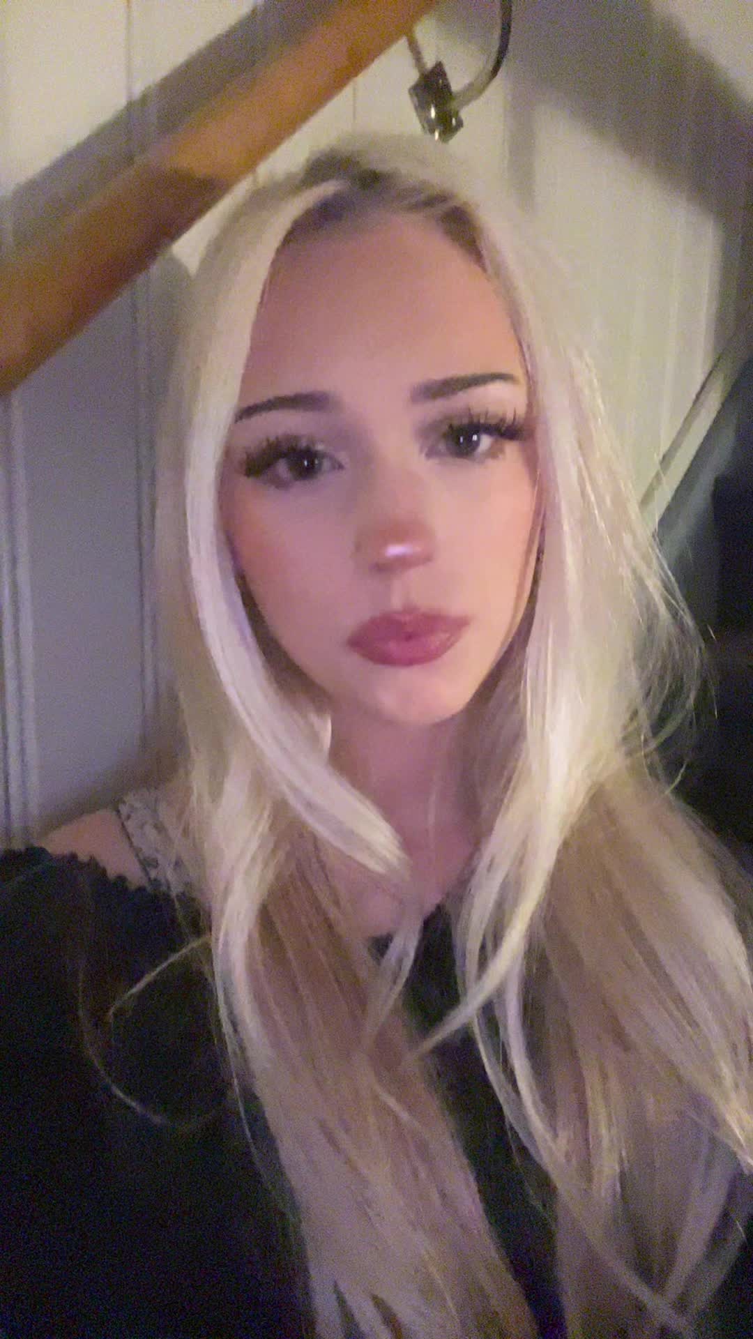 @⃟