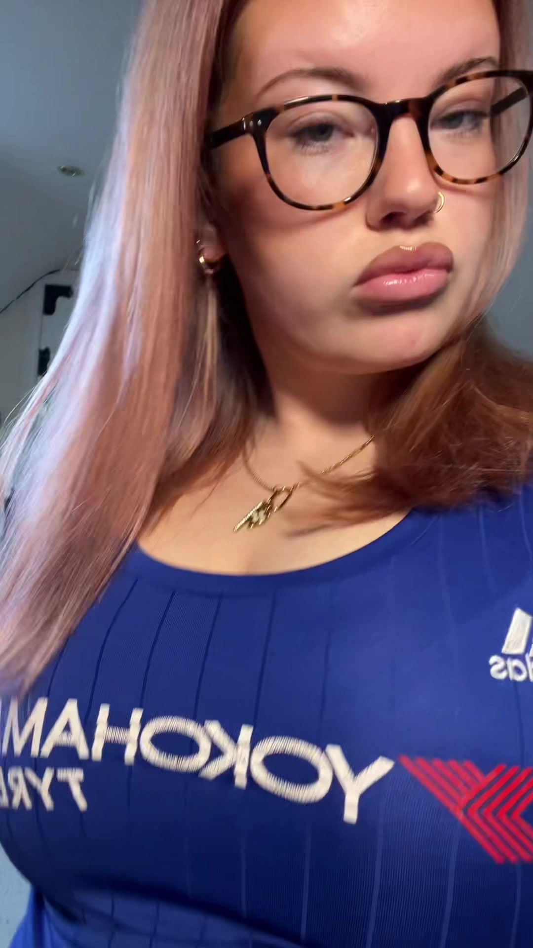 @e