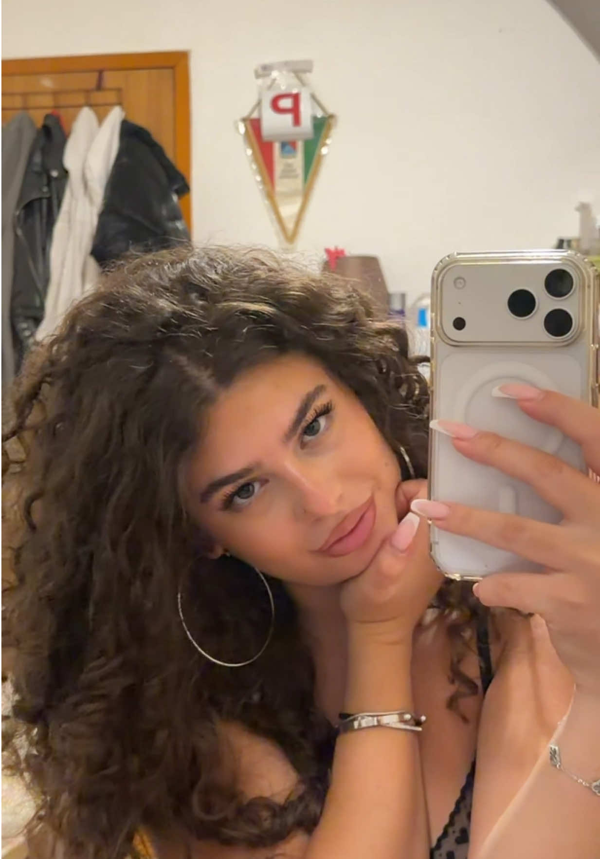 @shanagrimieri