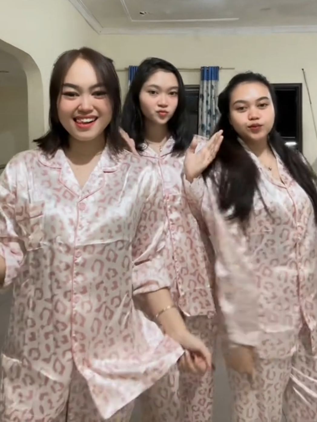 @Clara Sleepwear