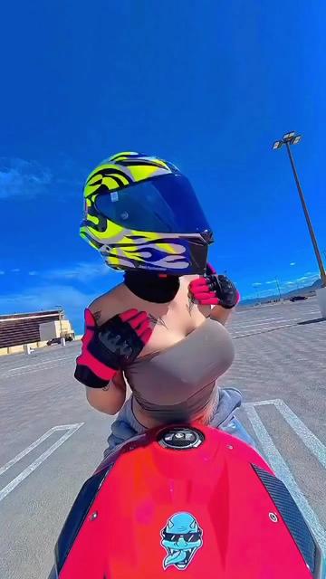 @WelshBikeModel🏴󠁧󠁢󠁷󠁬󠁳󠁿
