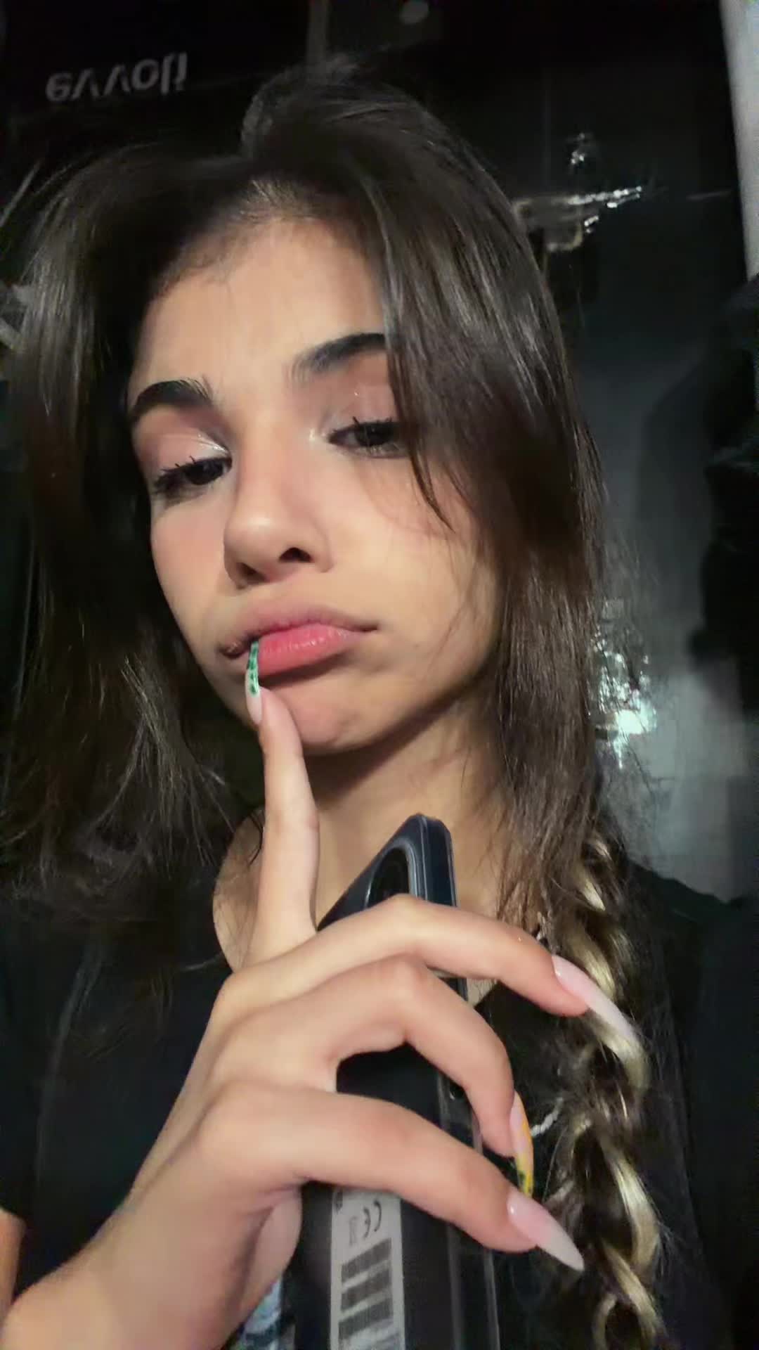 @neeg1n
