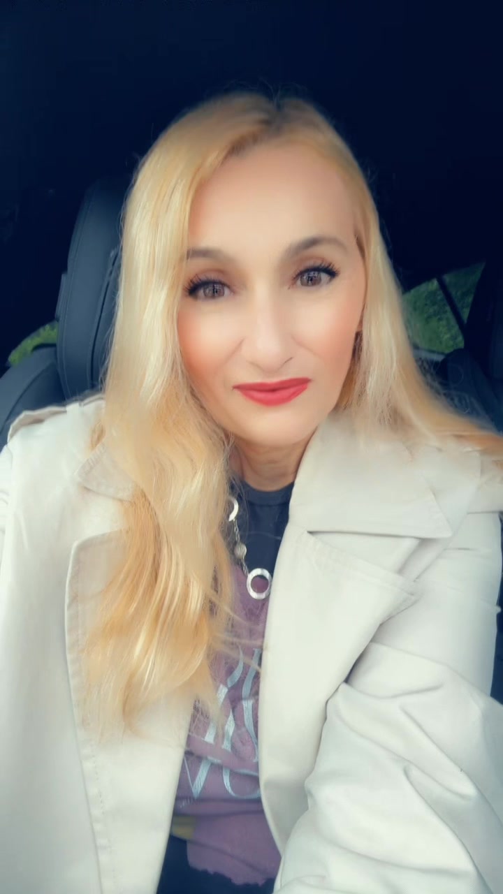 @LillyAndrei