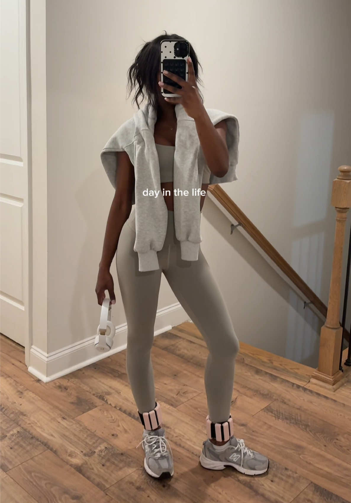 @NiyaNextDoor