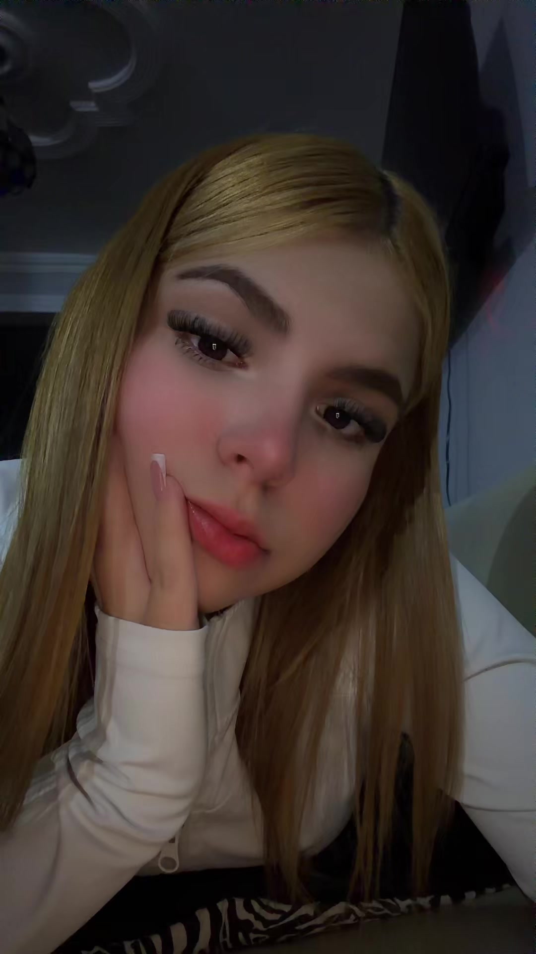 @Chris 👸🏼